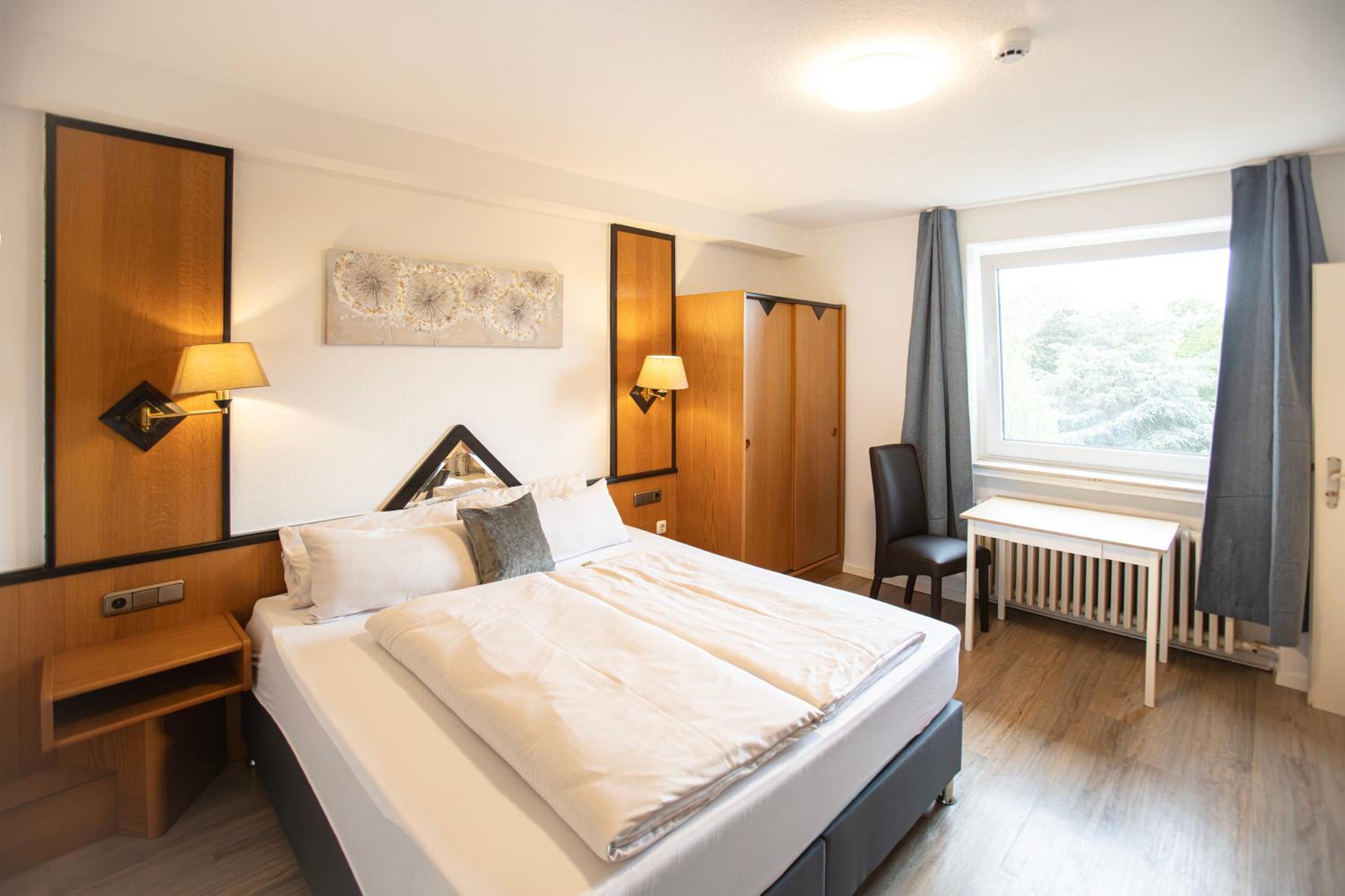 Economy Double Room photo 3