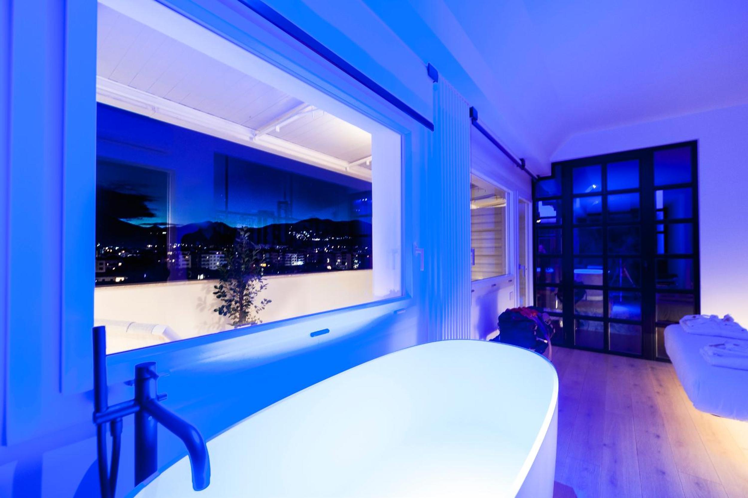 Queen Room with Spa Bath - Photo 8