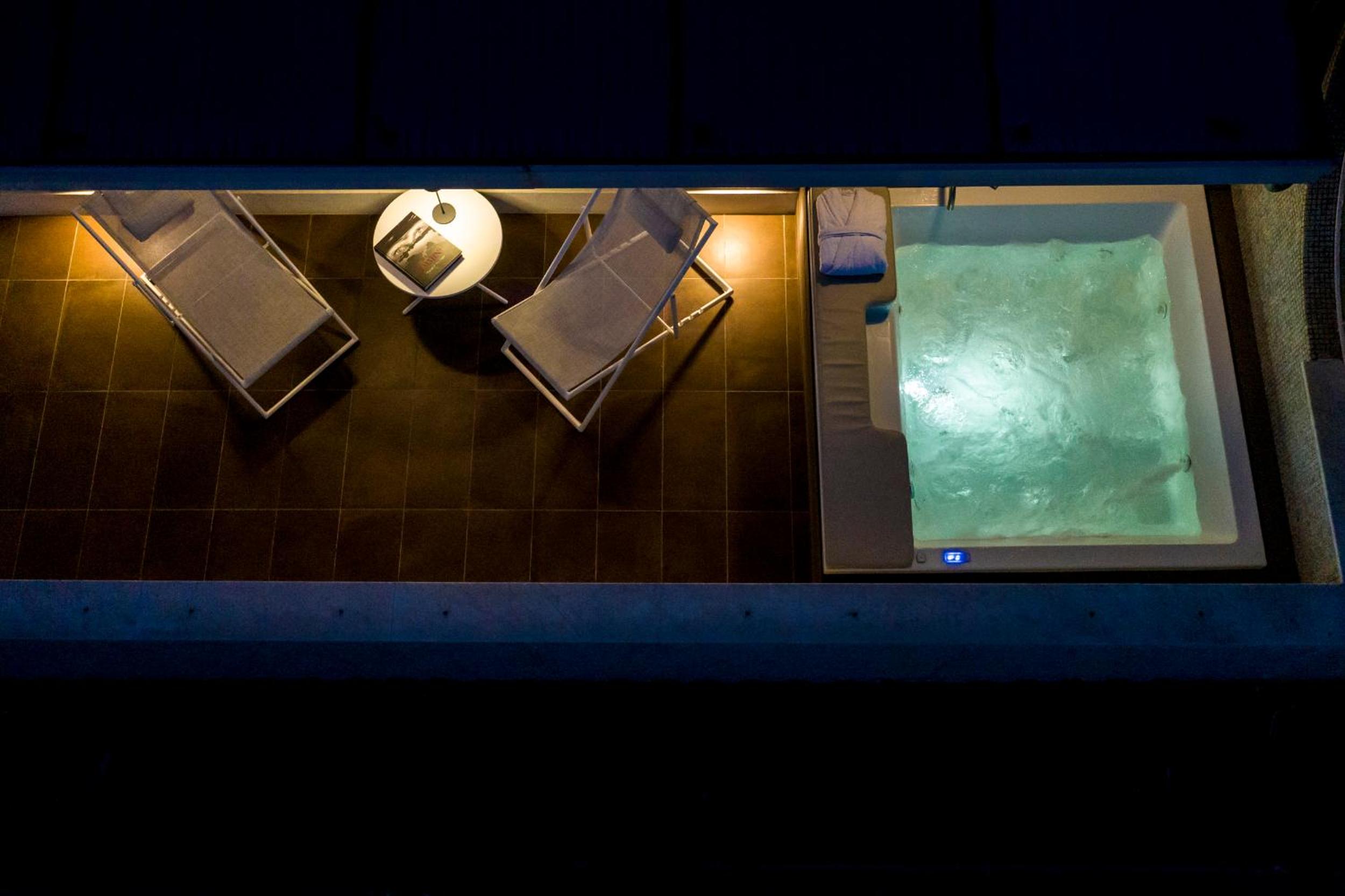 Queen Room with Spa Bath - Photo 14