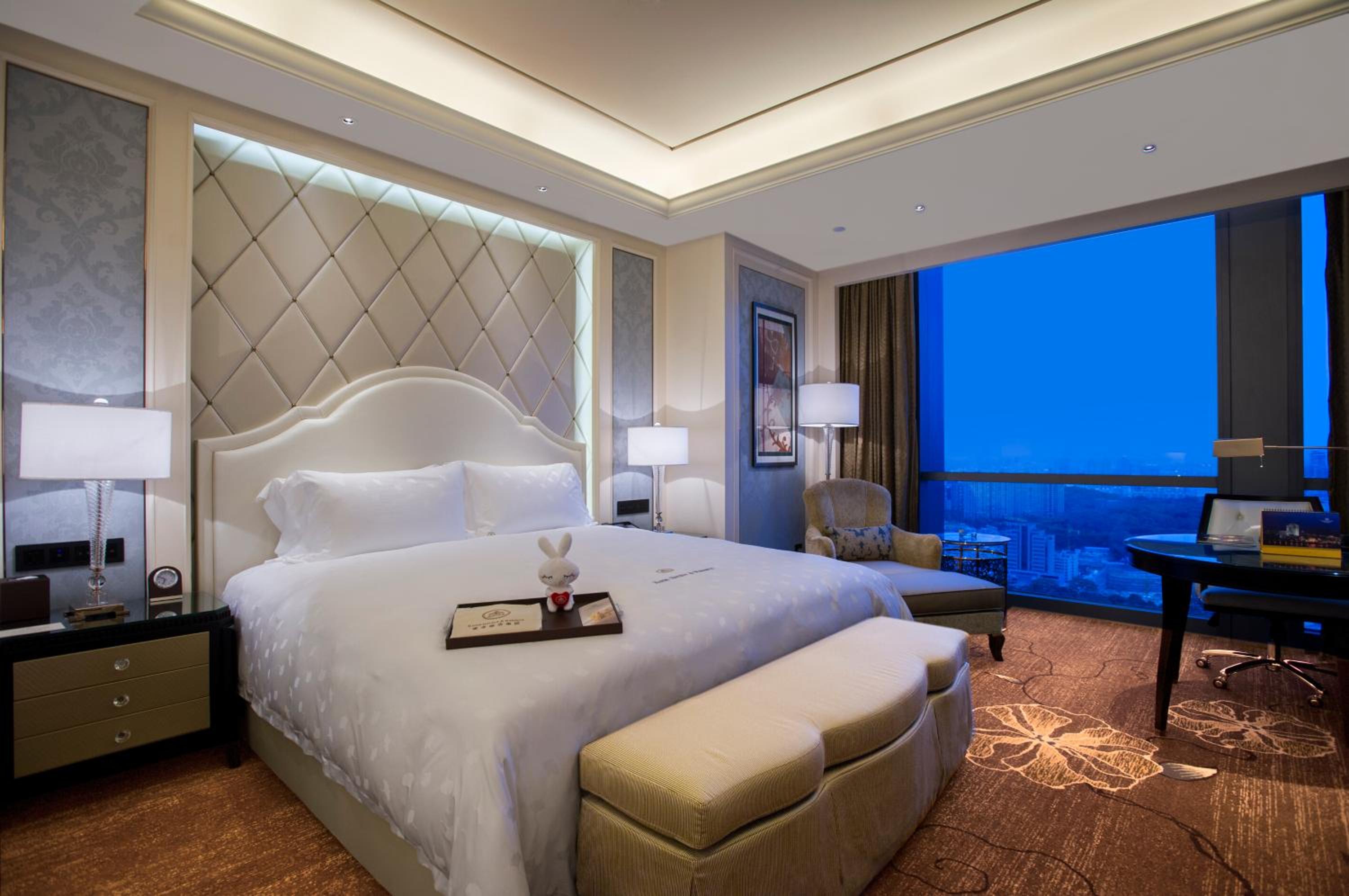 Business Suite photo 3