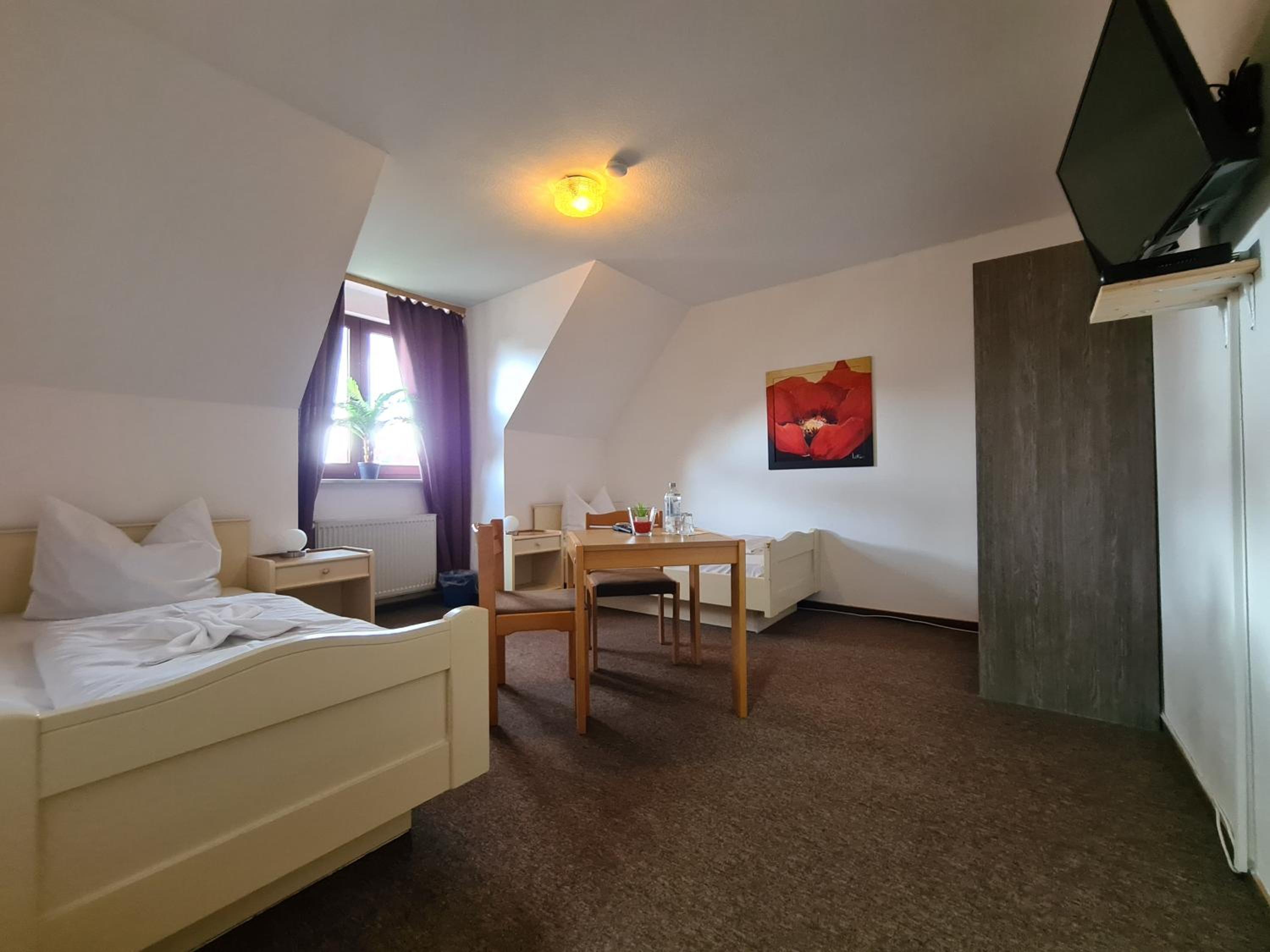 Twin Room - Photo 1
