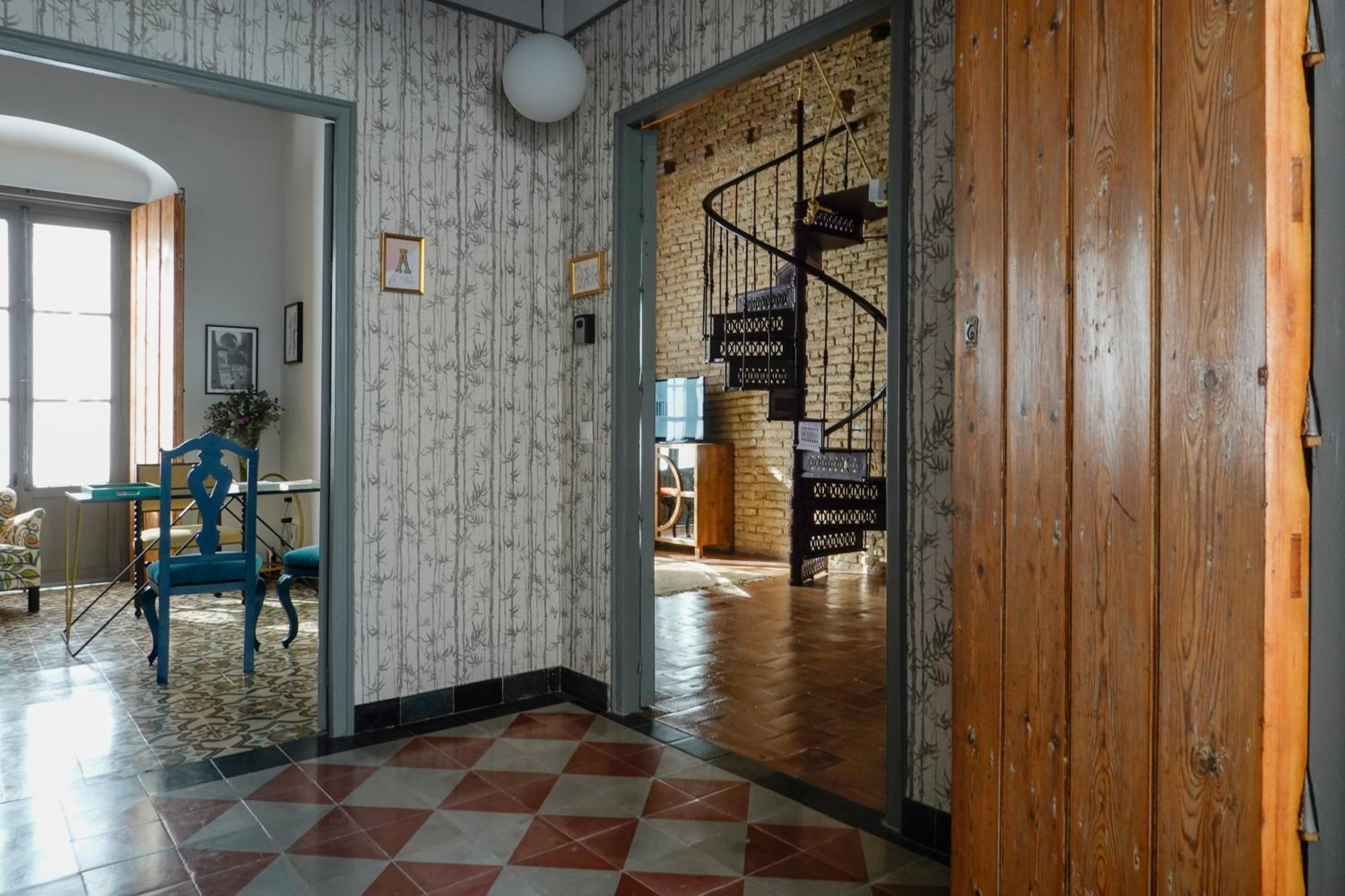 Superior Suite - Photo 13