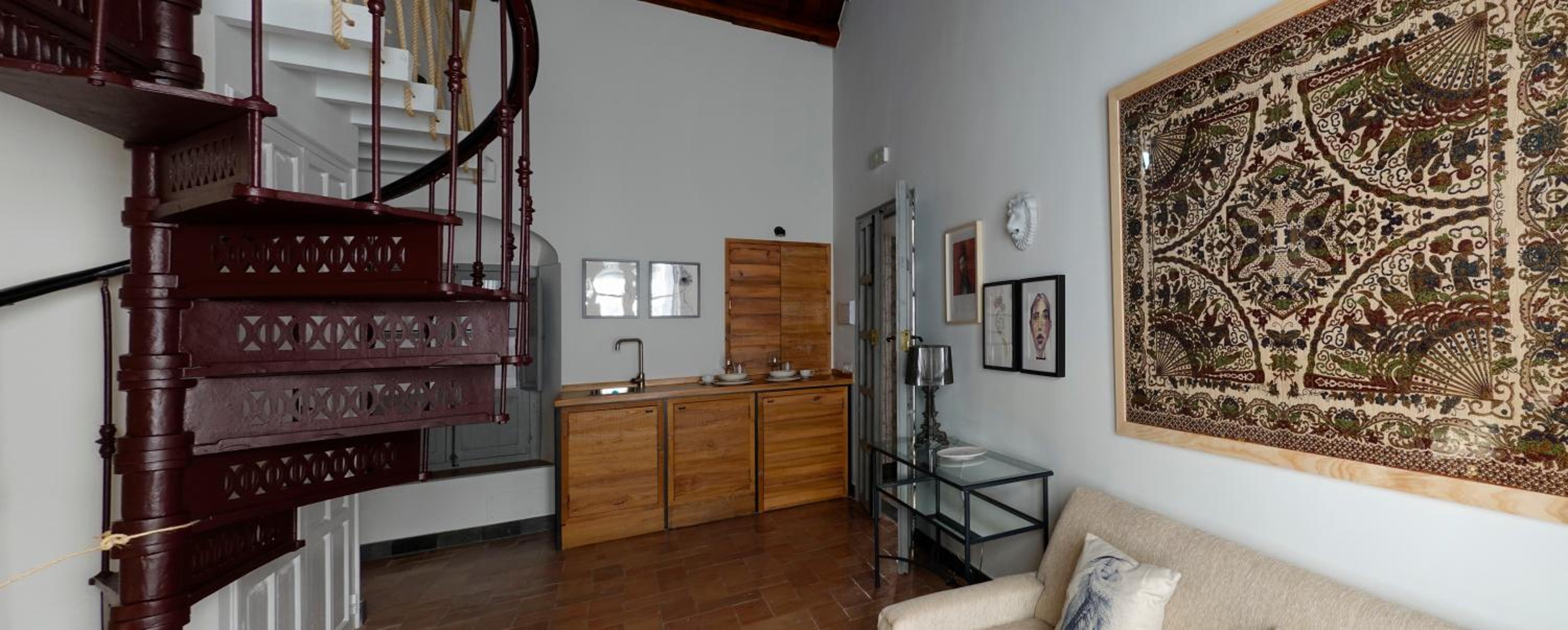 Superior Suite - Photo 14