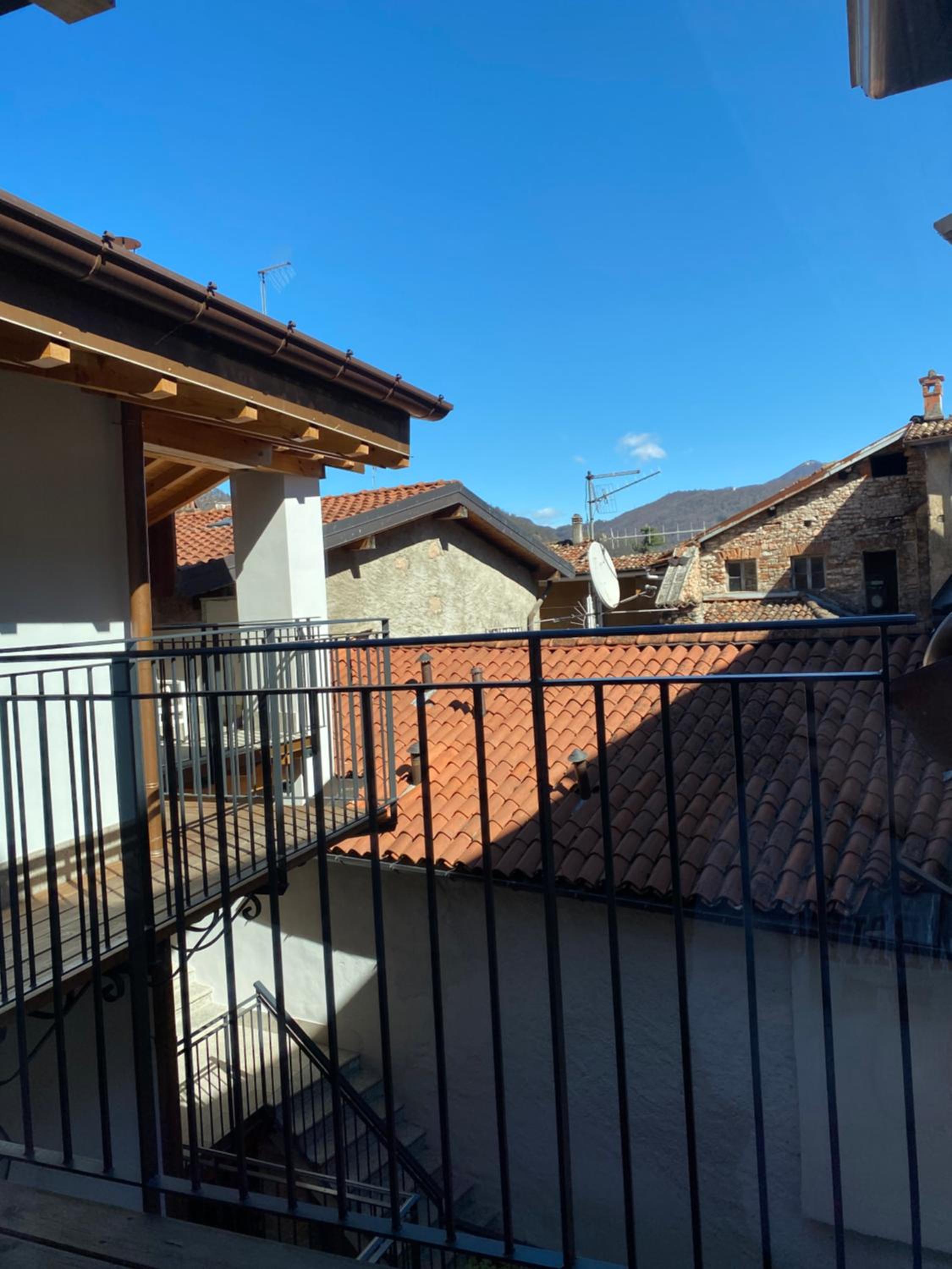 Apartment with Balcony photo 3
