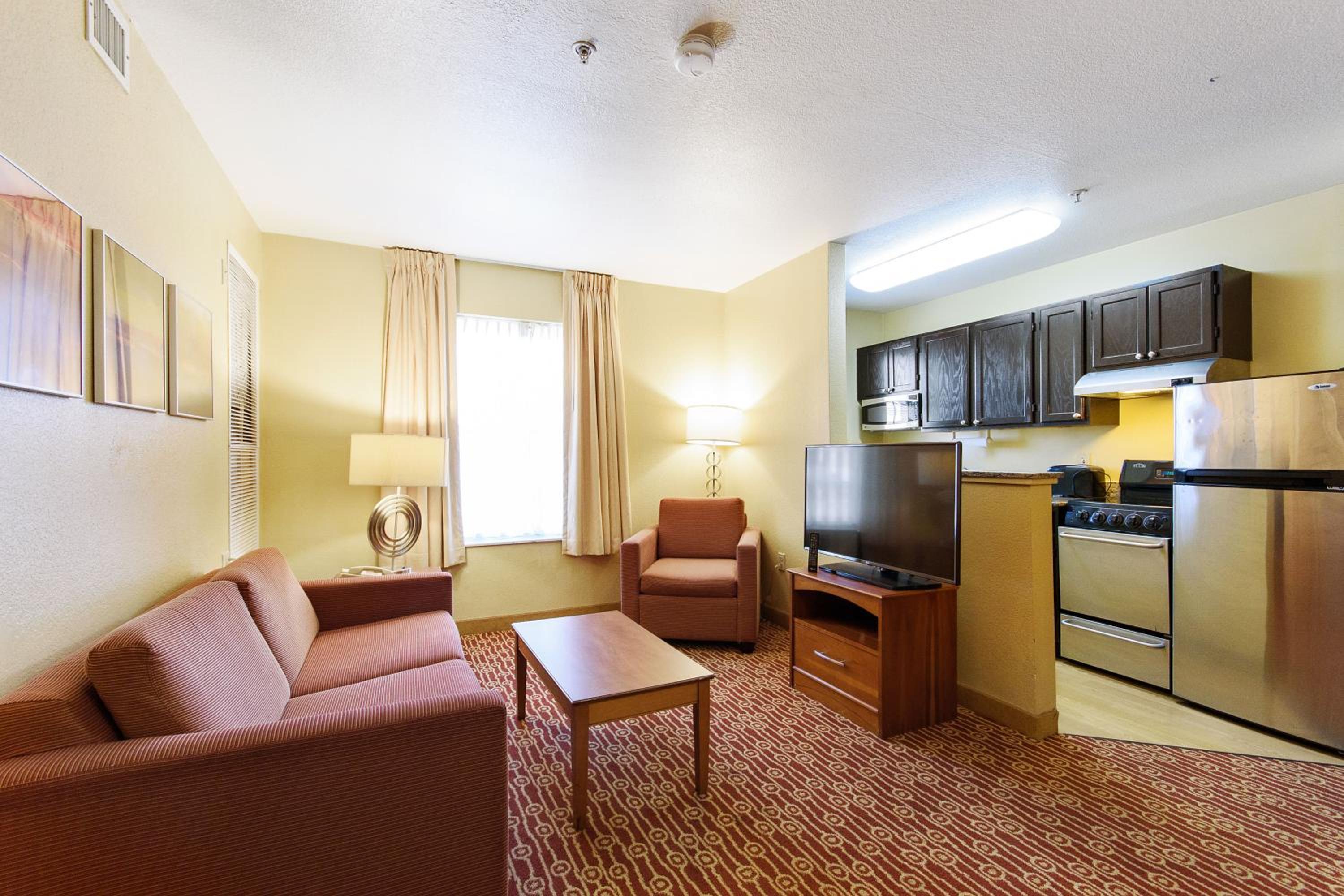 2 Bedroom Suite 2 Queen Beds Non-Smoking - Photo 4