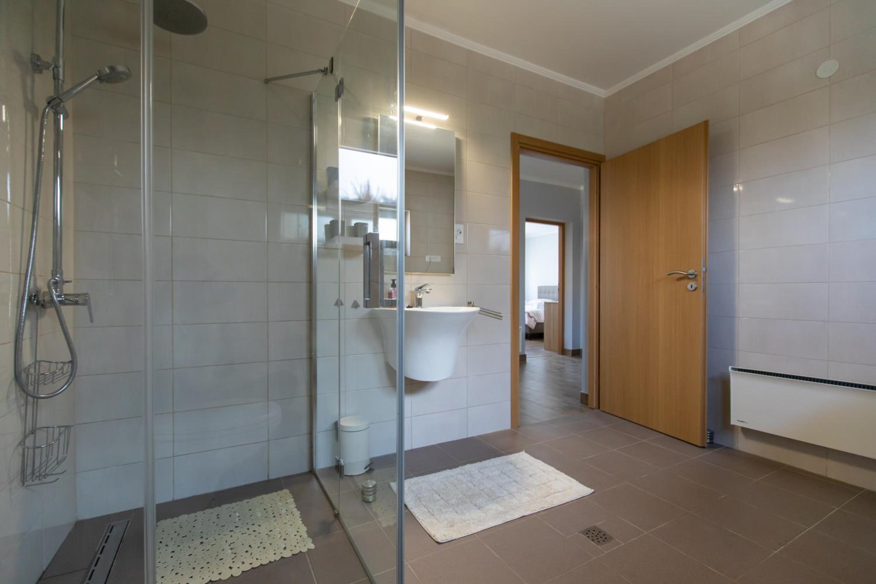 Apartment - Photo 11