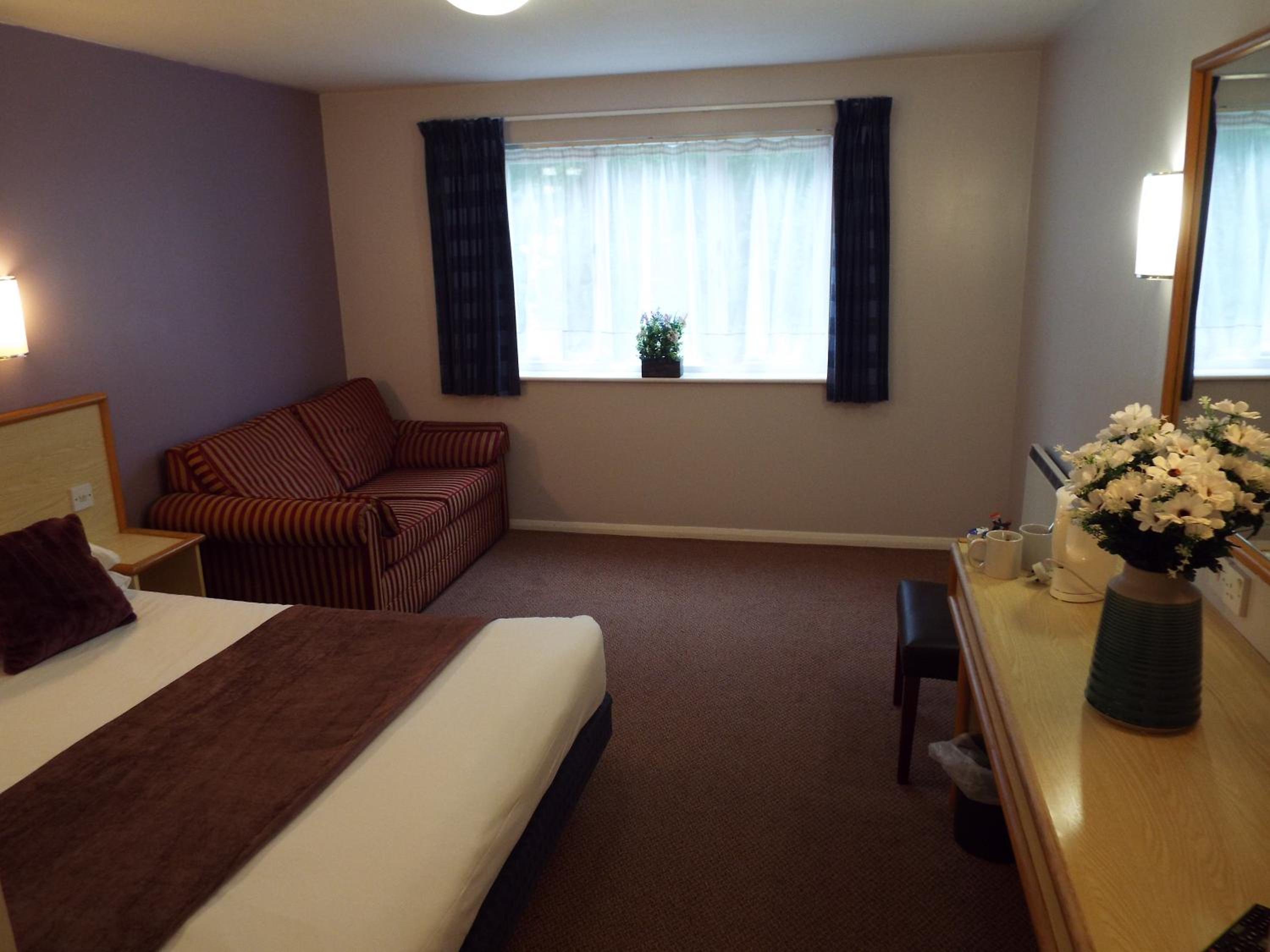 Standard Double Room - Photo 8