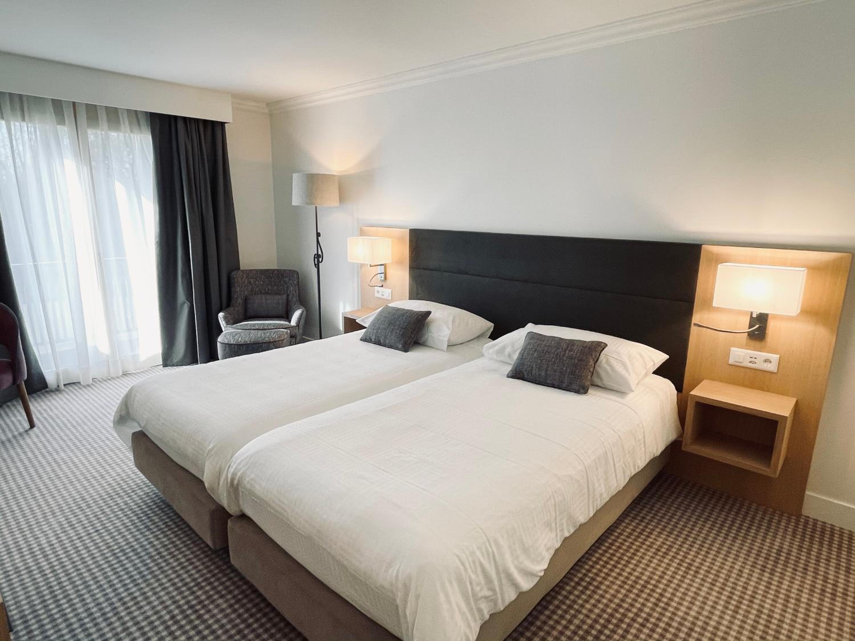 Standard Twin Room - Photo 2