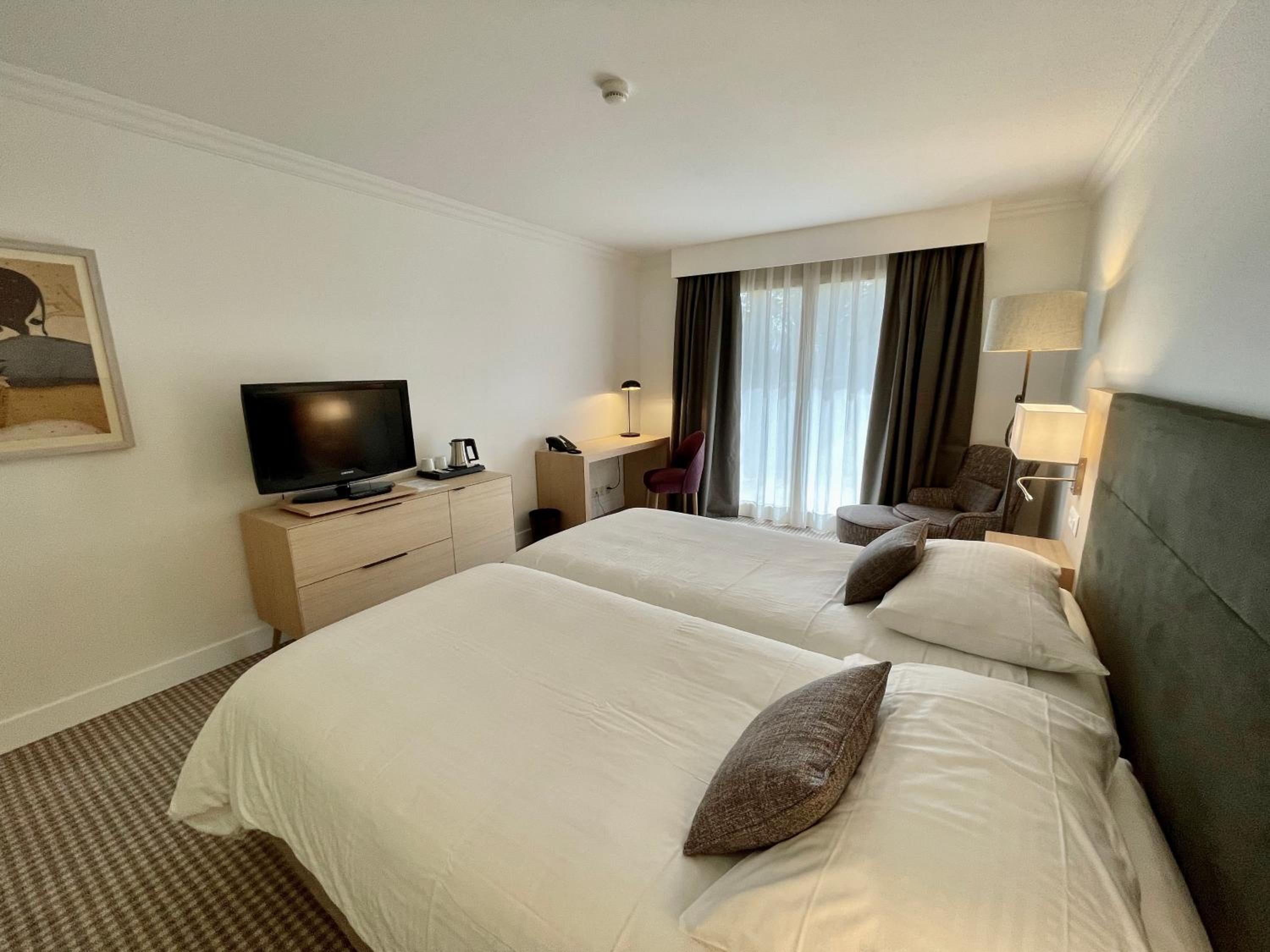 Twin Room with Terrace and Garden View - Photo 3