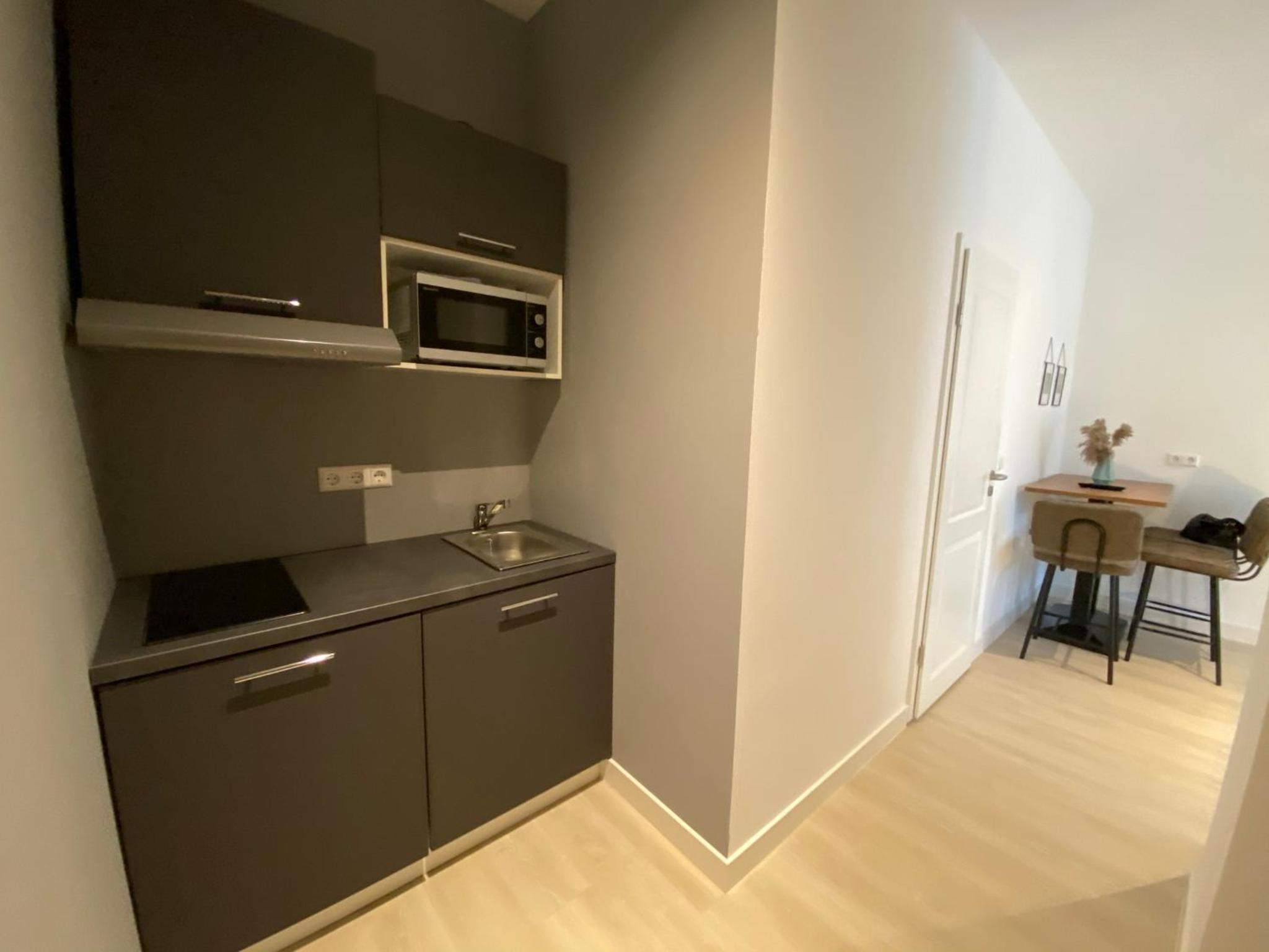 Apartment With Shower photo 3