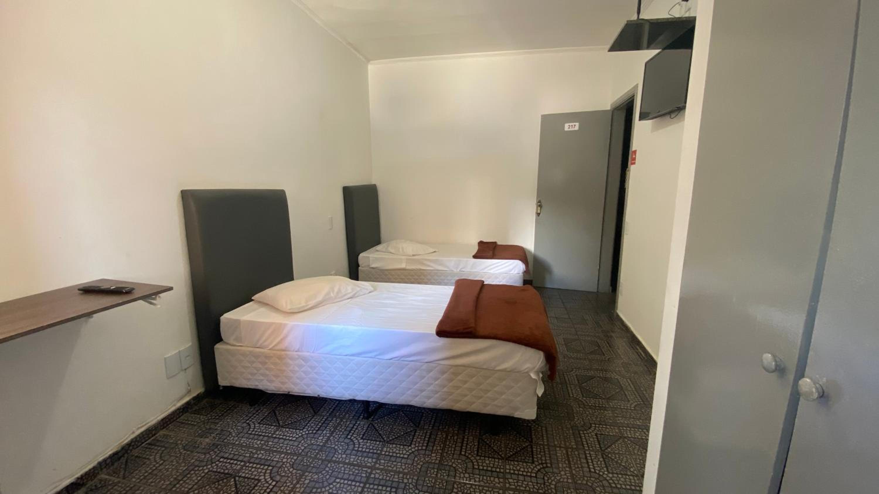 Twin Room - Photo 7