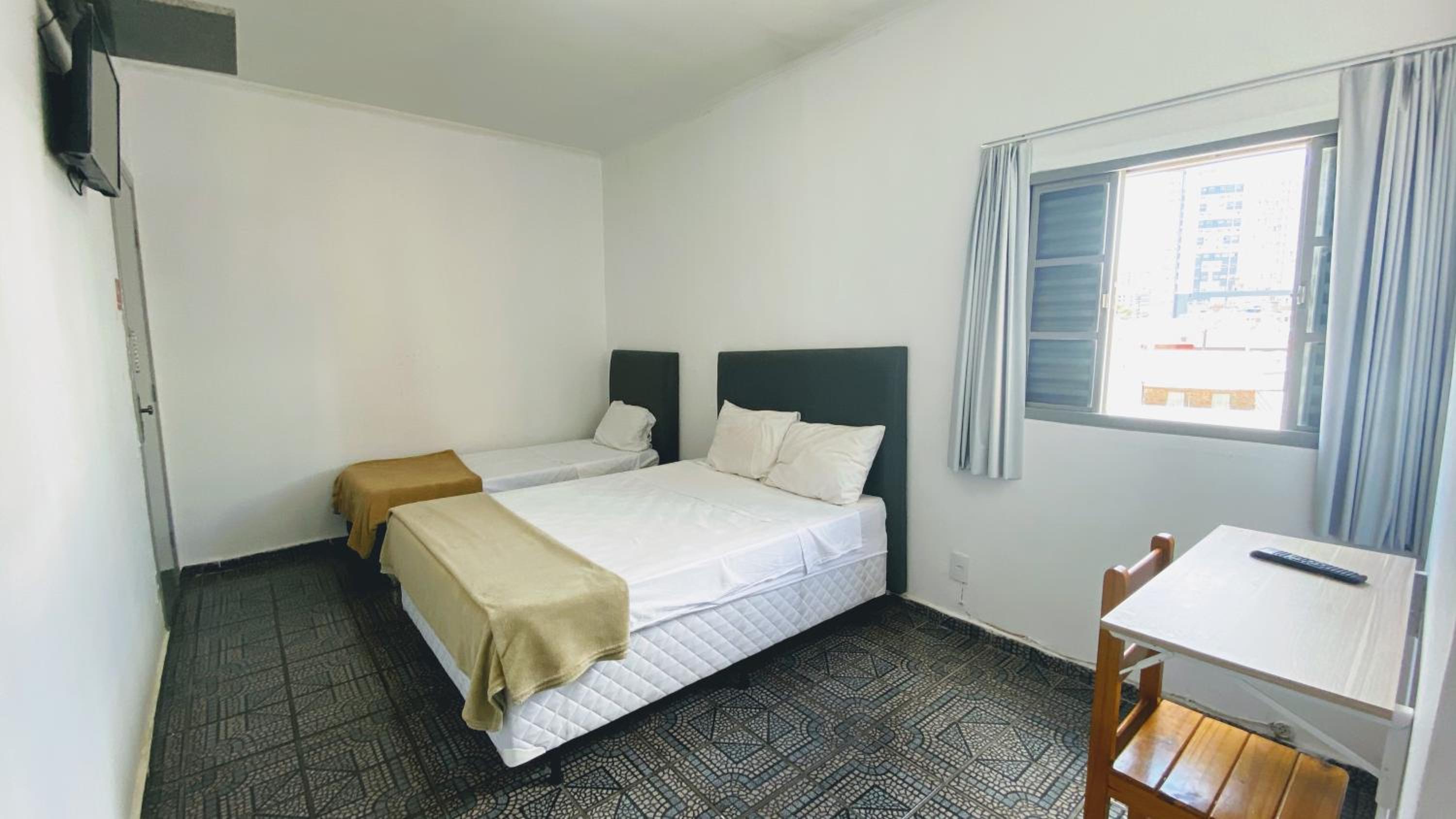 Triple Room with Private Bathroom - Photo 1