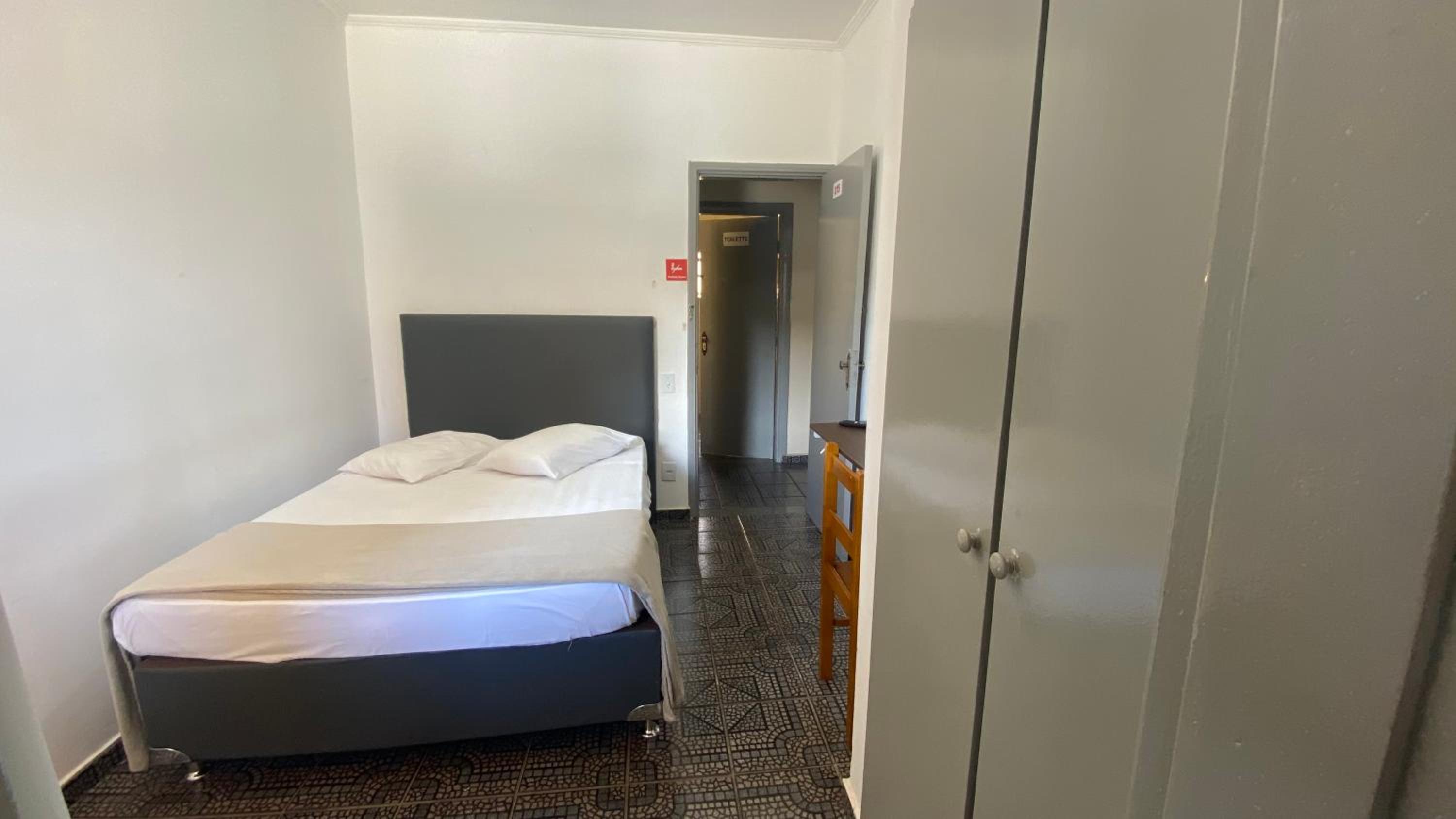 Budget Double Room - Photo 1
