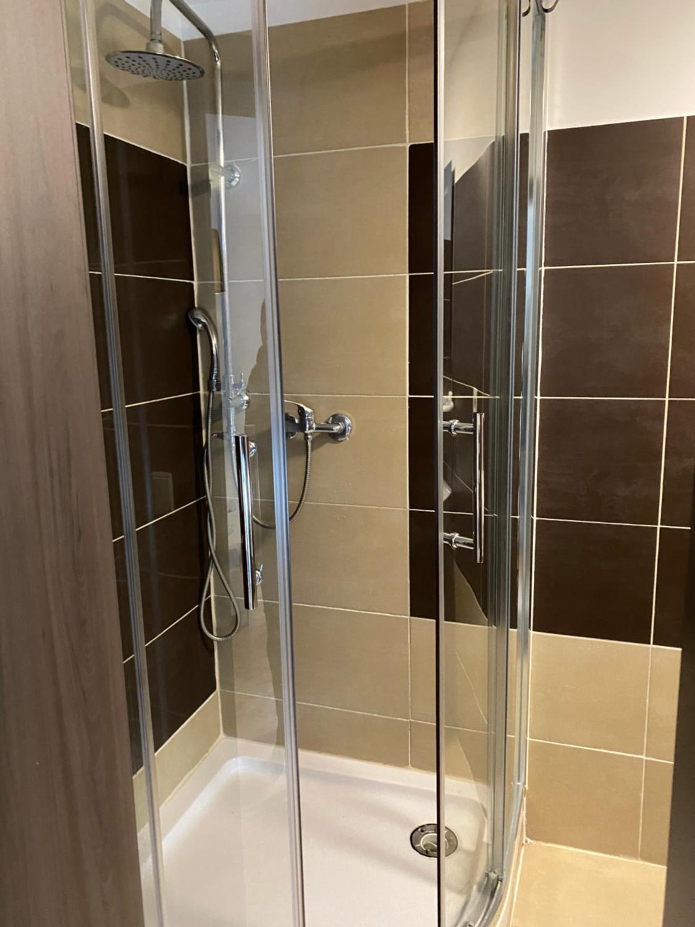 Double Room - Photo 10