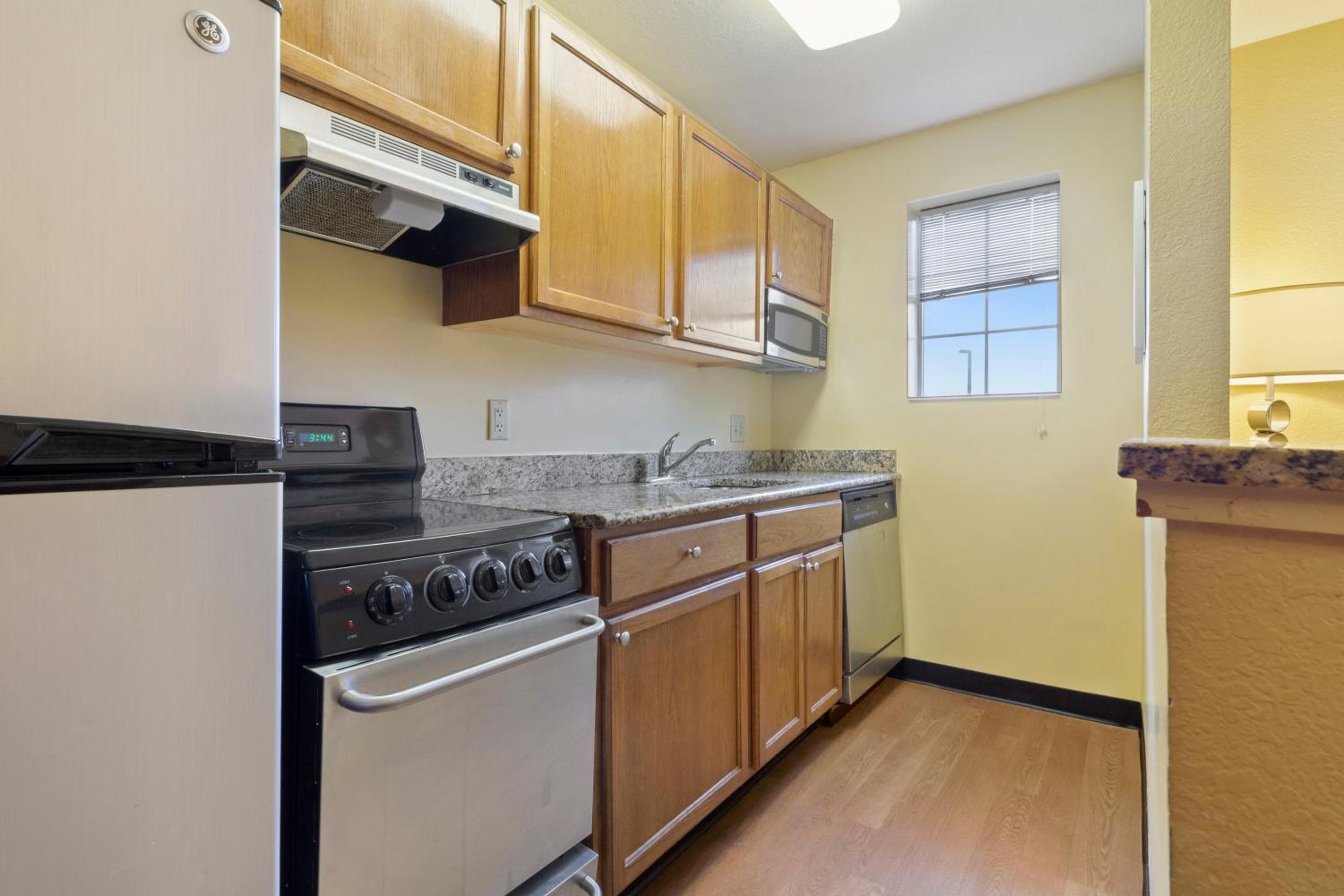 2 Bedroom Suite 2 Queen Beds Non-Smoking - Photo 2