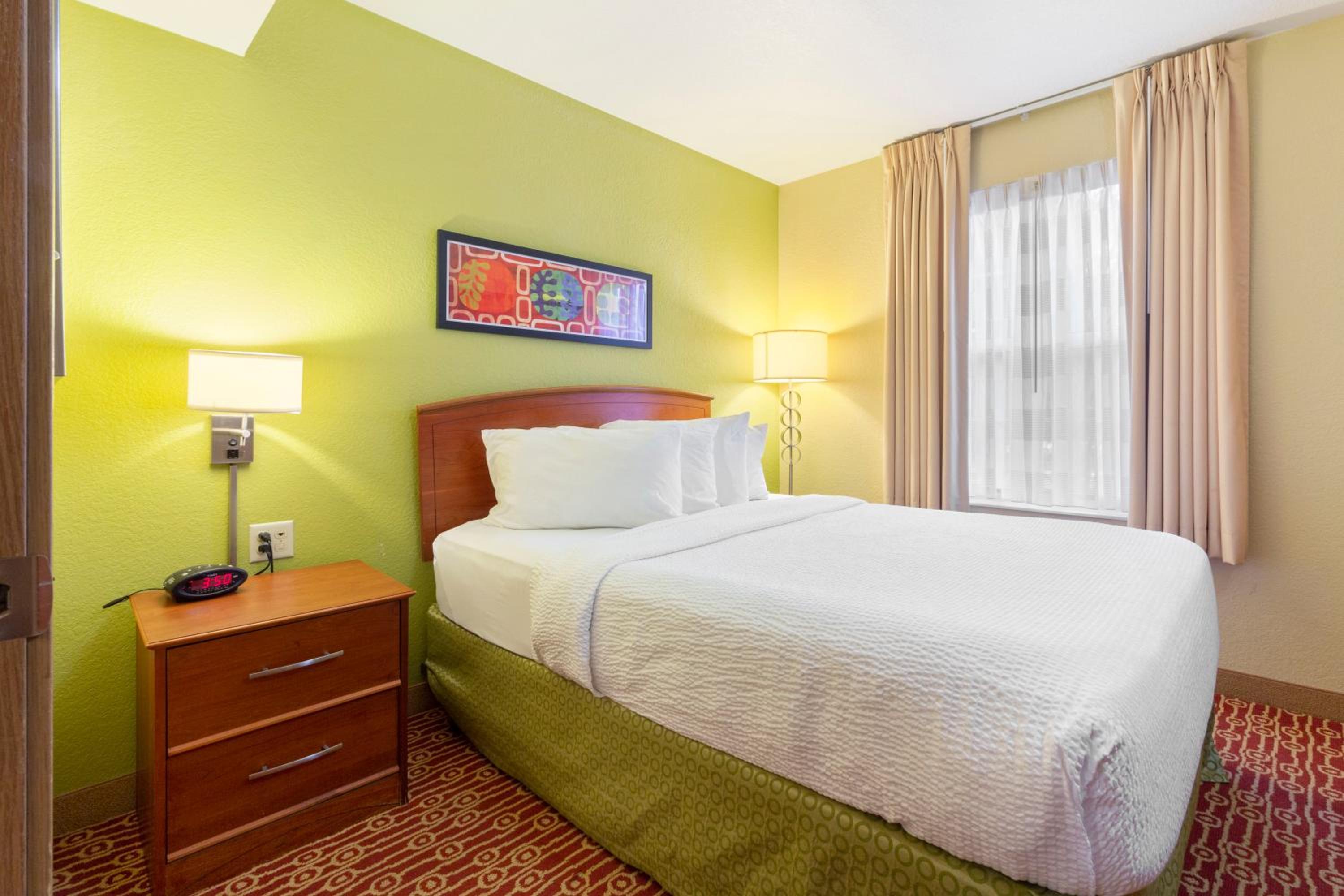 2 Bedroom Suite 2 Queen Beds Non-Smoking - Photo 20