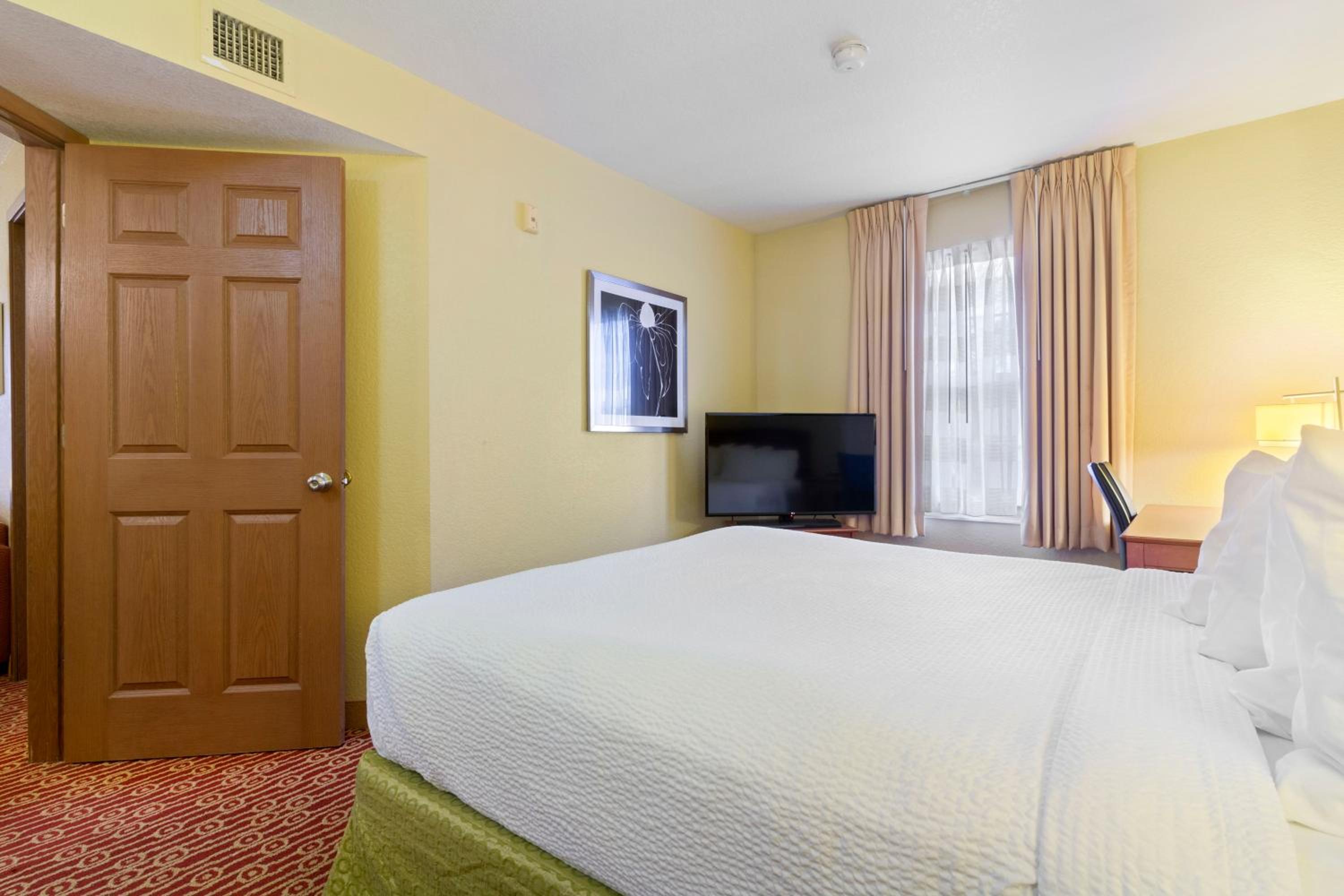 2 Bedroom Suite 2 Queen Beds Non-Smoking - Photo 18