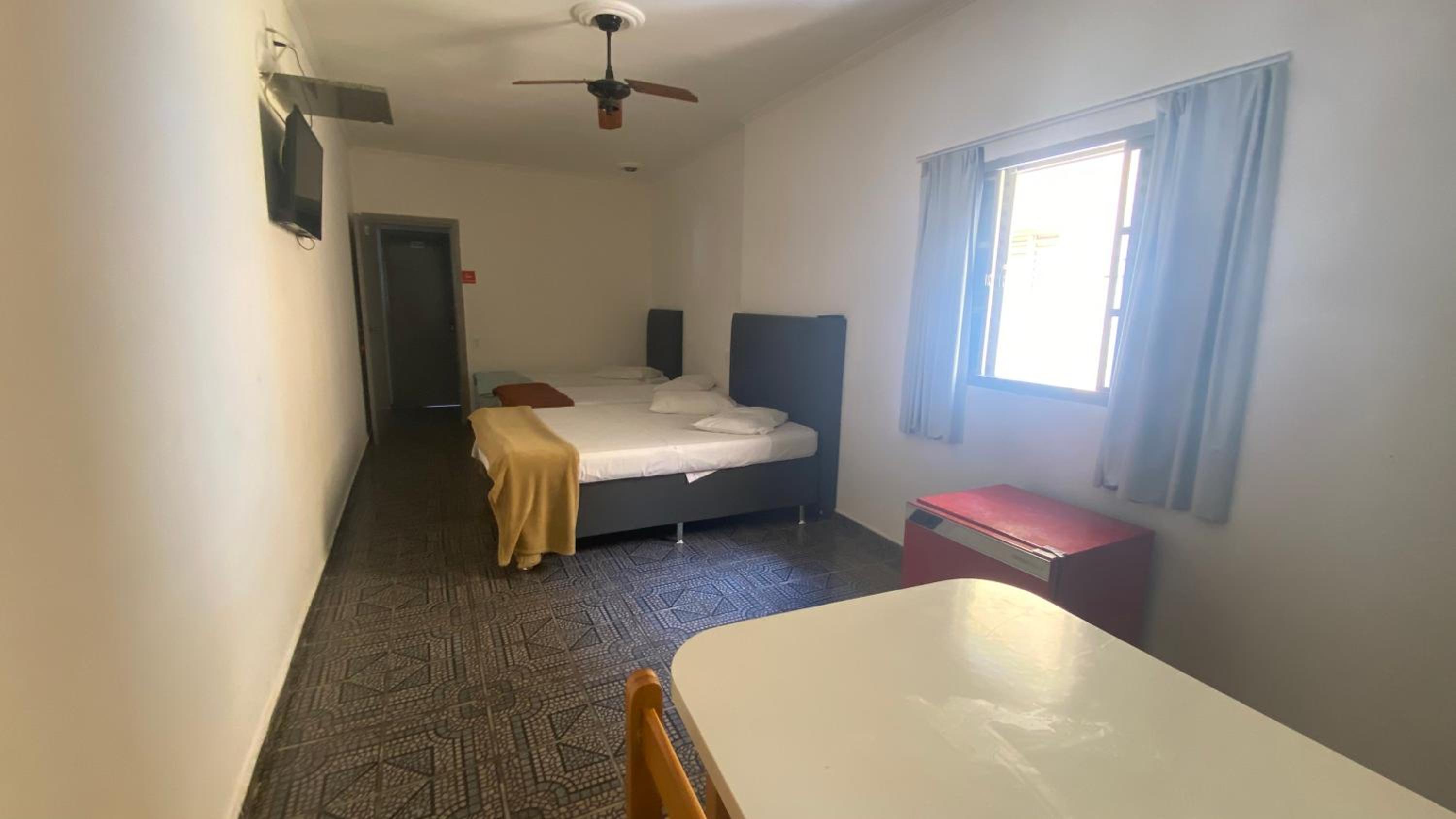 Quadruple Room with Bathroom - Photo 1