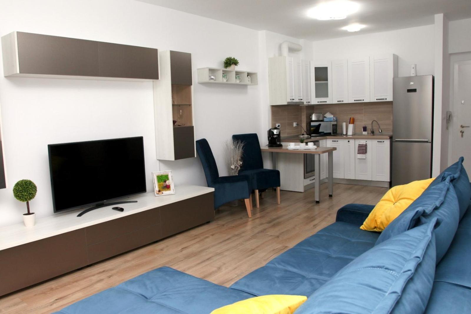 One-Bedroom Apartment photo 1