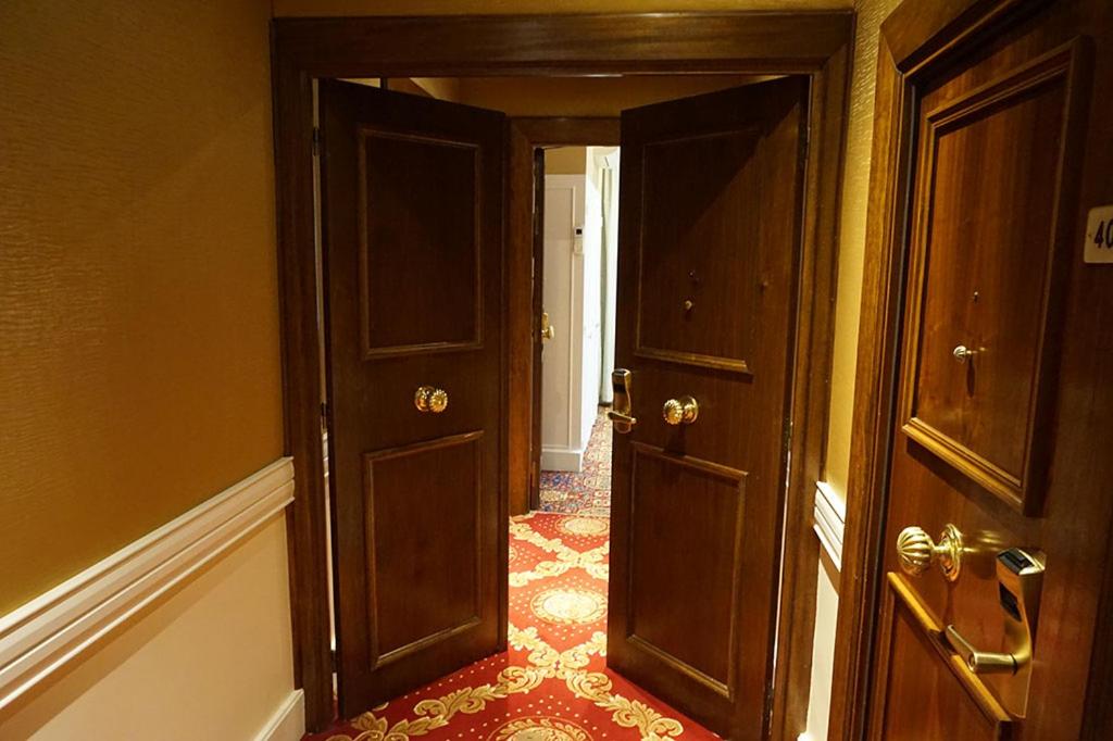 Family Suite, Adjacent rooms, with sea and city view