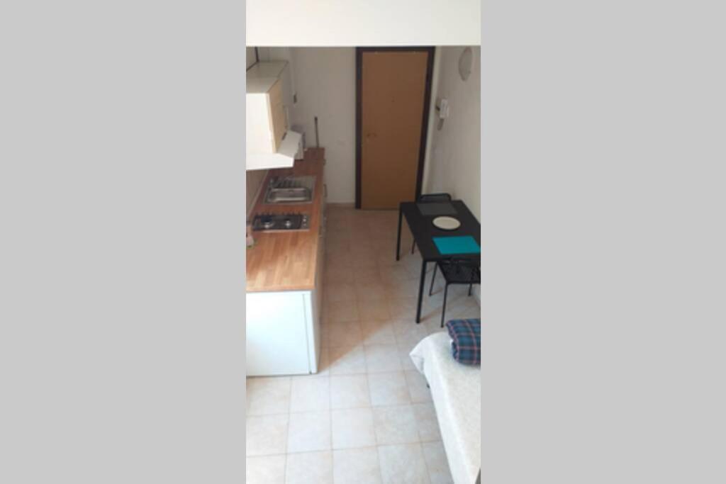 One-Bedroom Apartment - Photo 8
