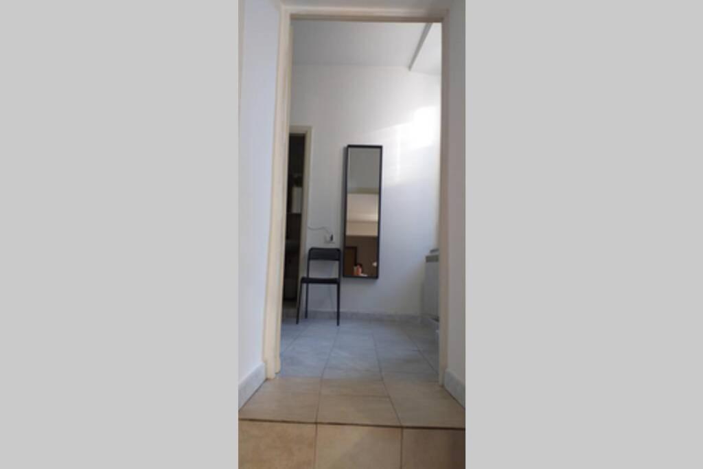 One-Bedroom Apartment - Photo 2