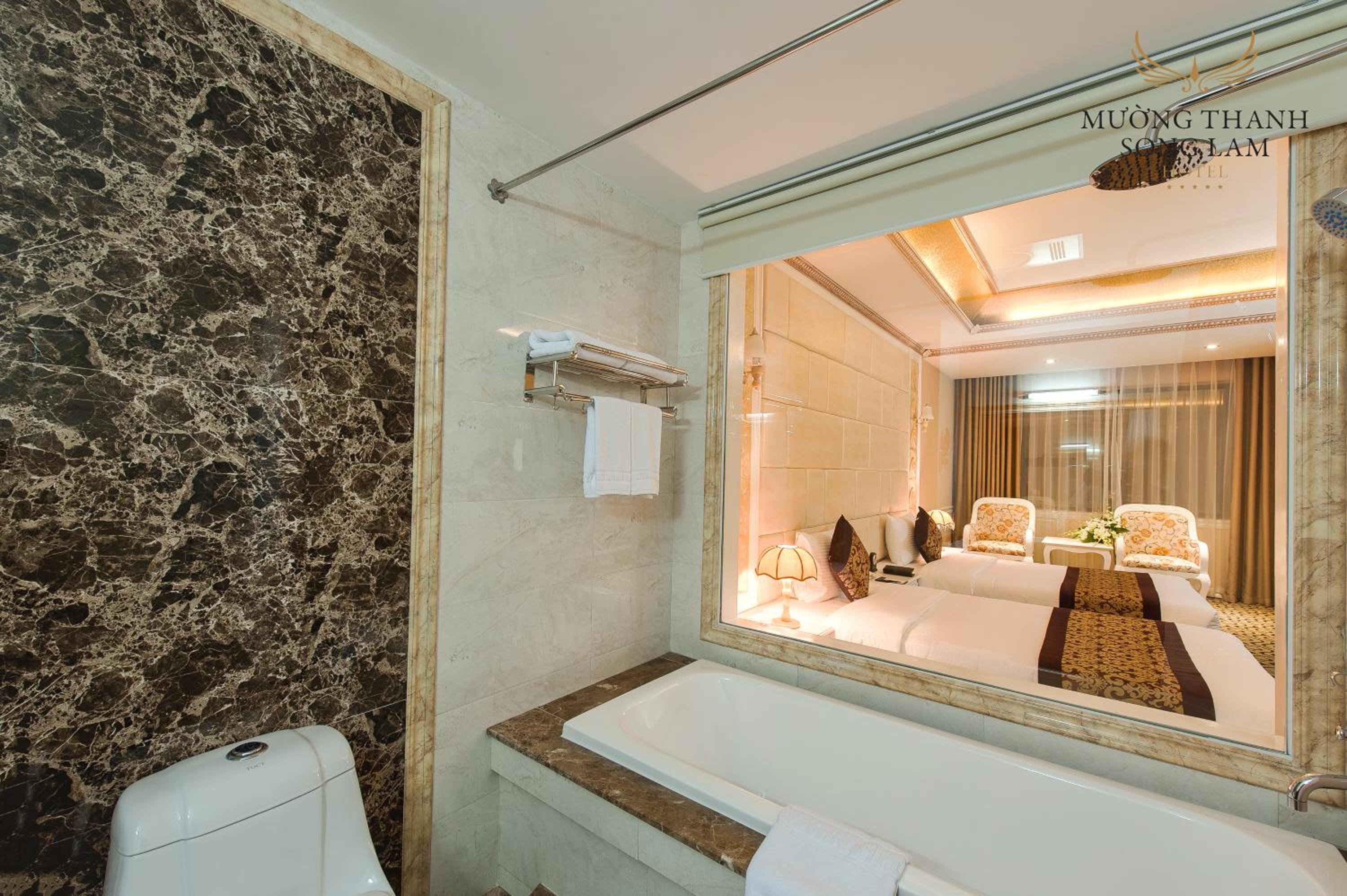 Deluxe Twin Room photo 2