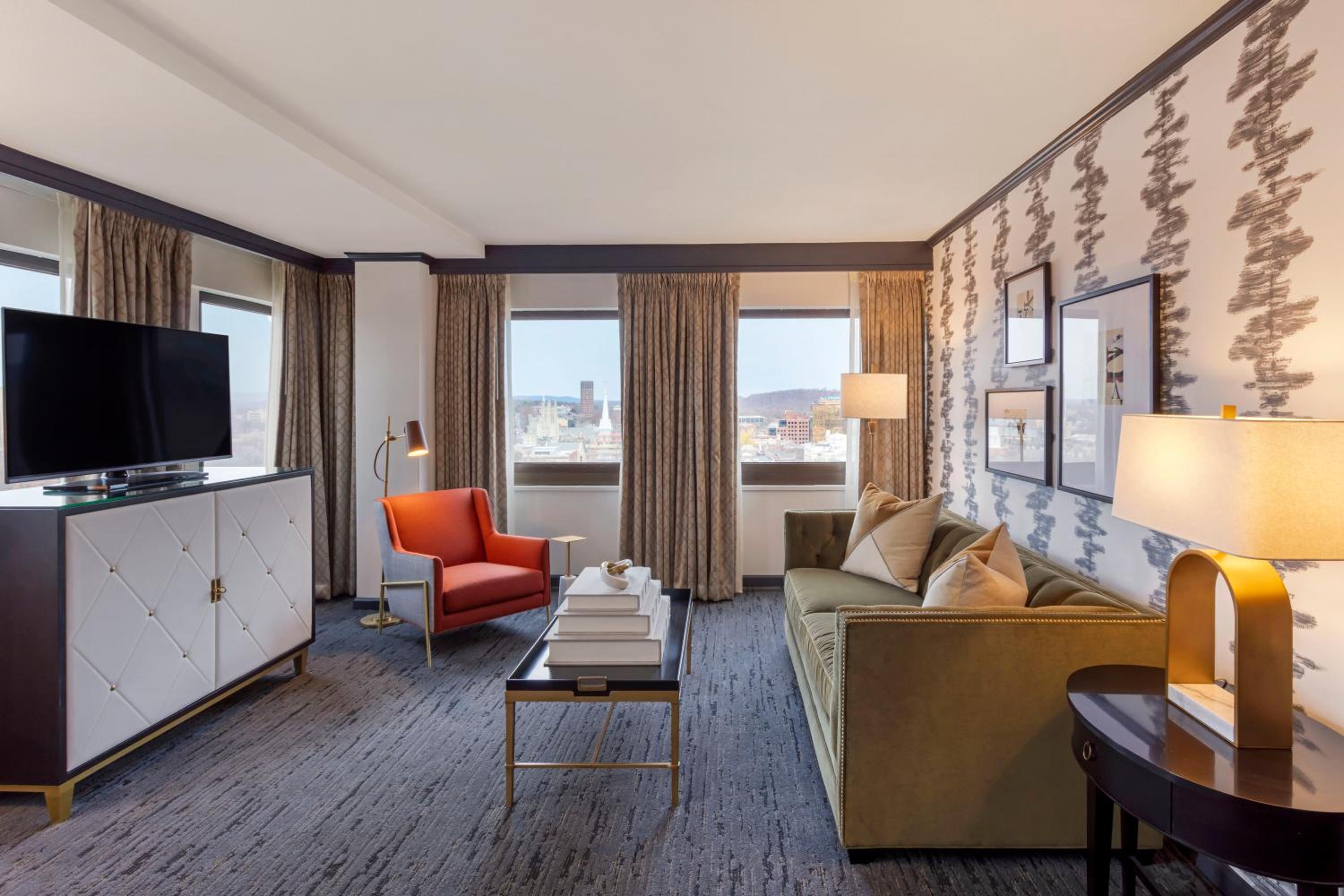 One Bedroom Parlor Suite 1 King Bed