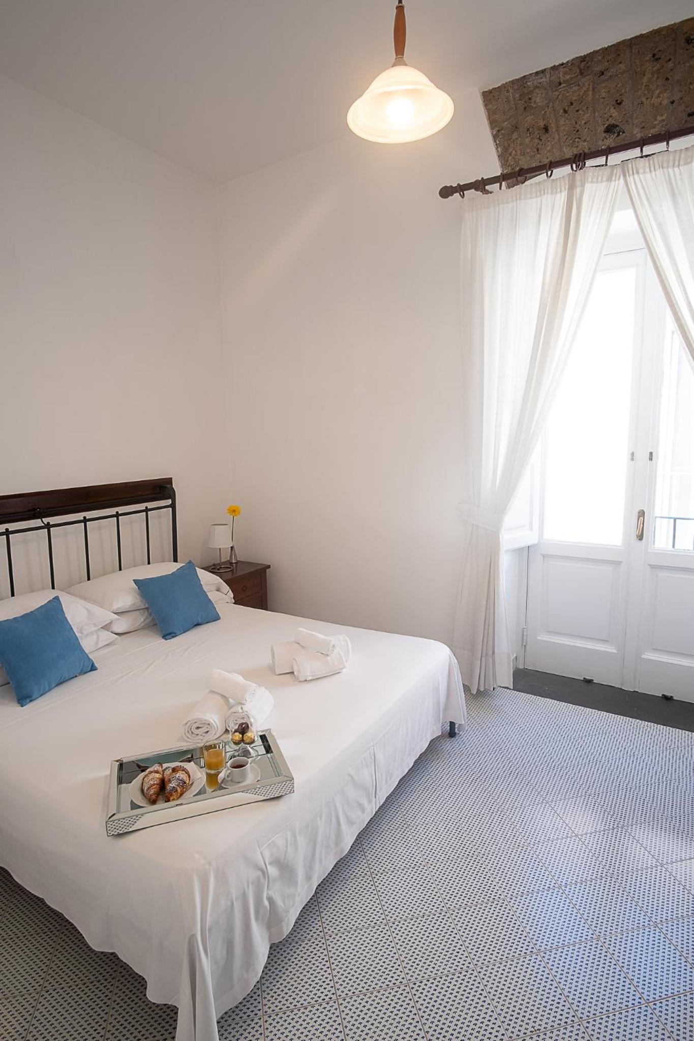 One-Bedroom Apartment with Balcony (3 Adults)