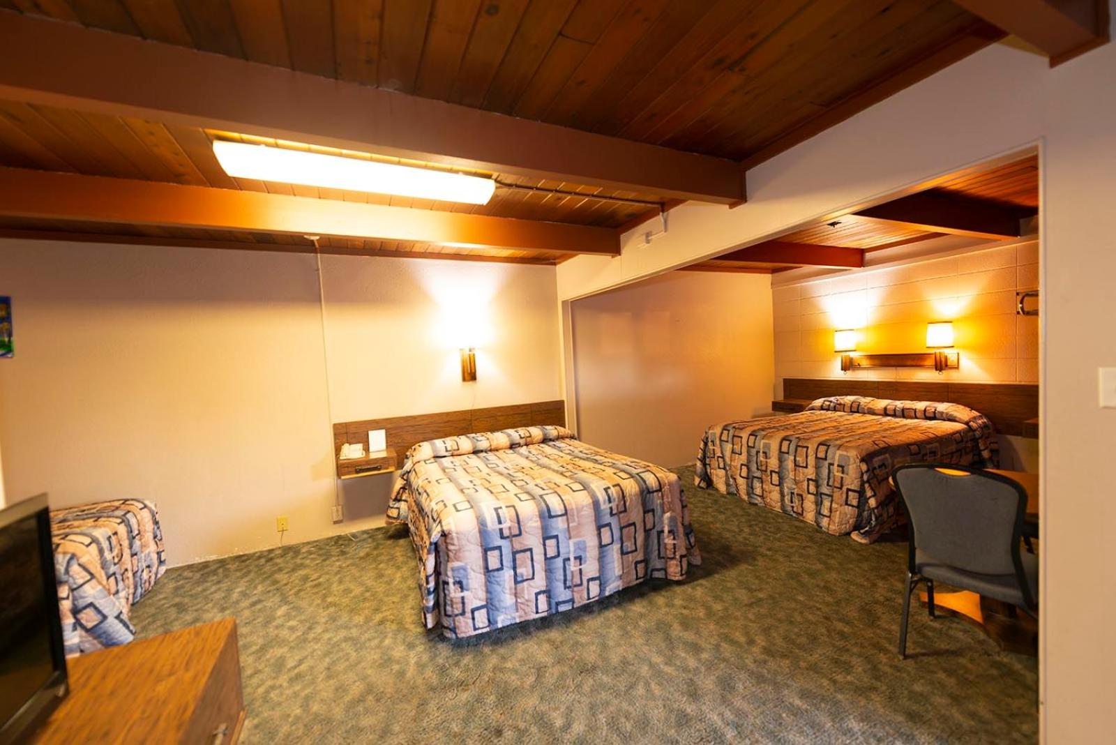 Family Room photo 2