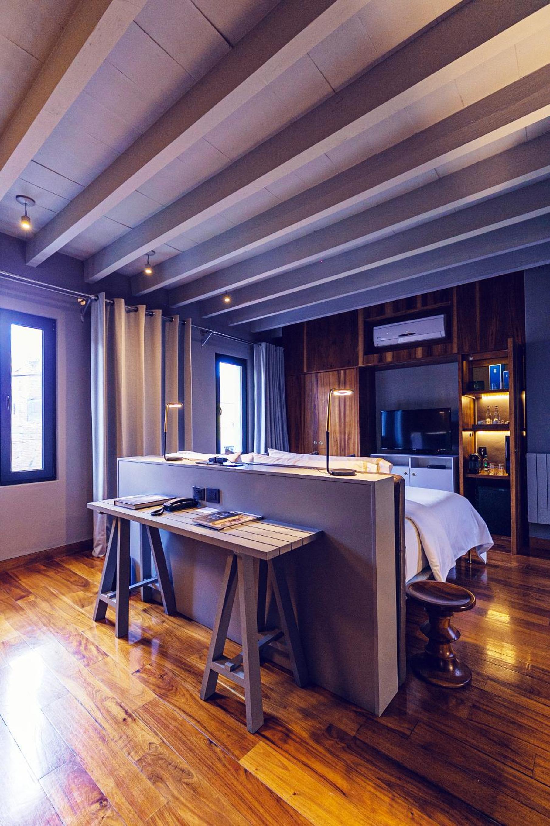 Signature Suite - Photo 23