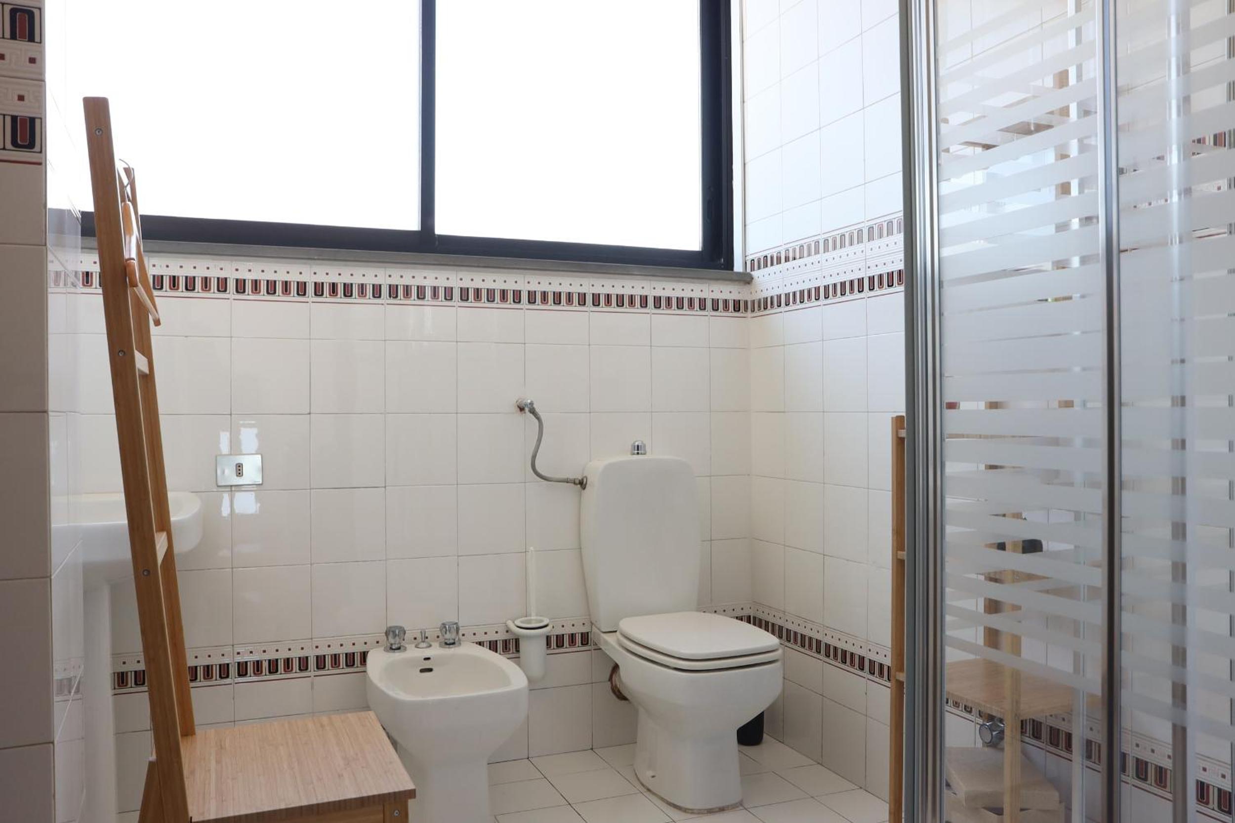 Family Room With Private Bathroom photo 3