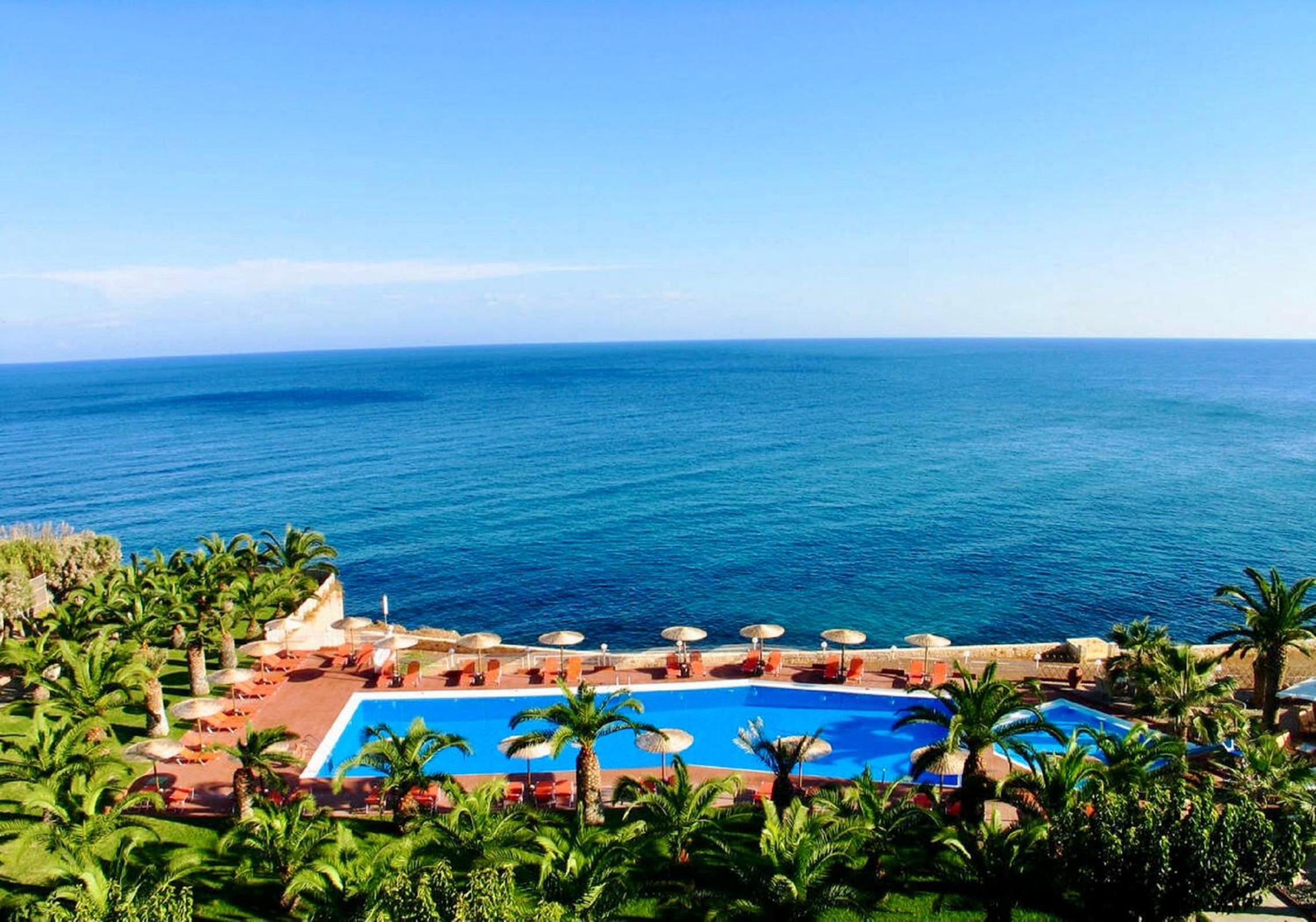 Double Room with Balcony and Sea View - Photo 4