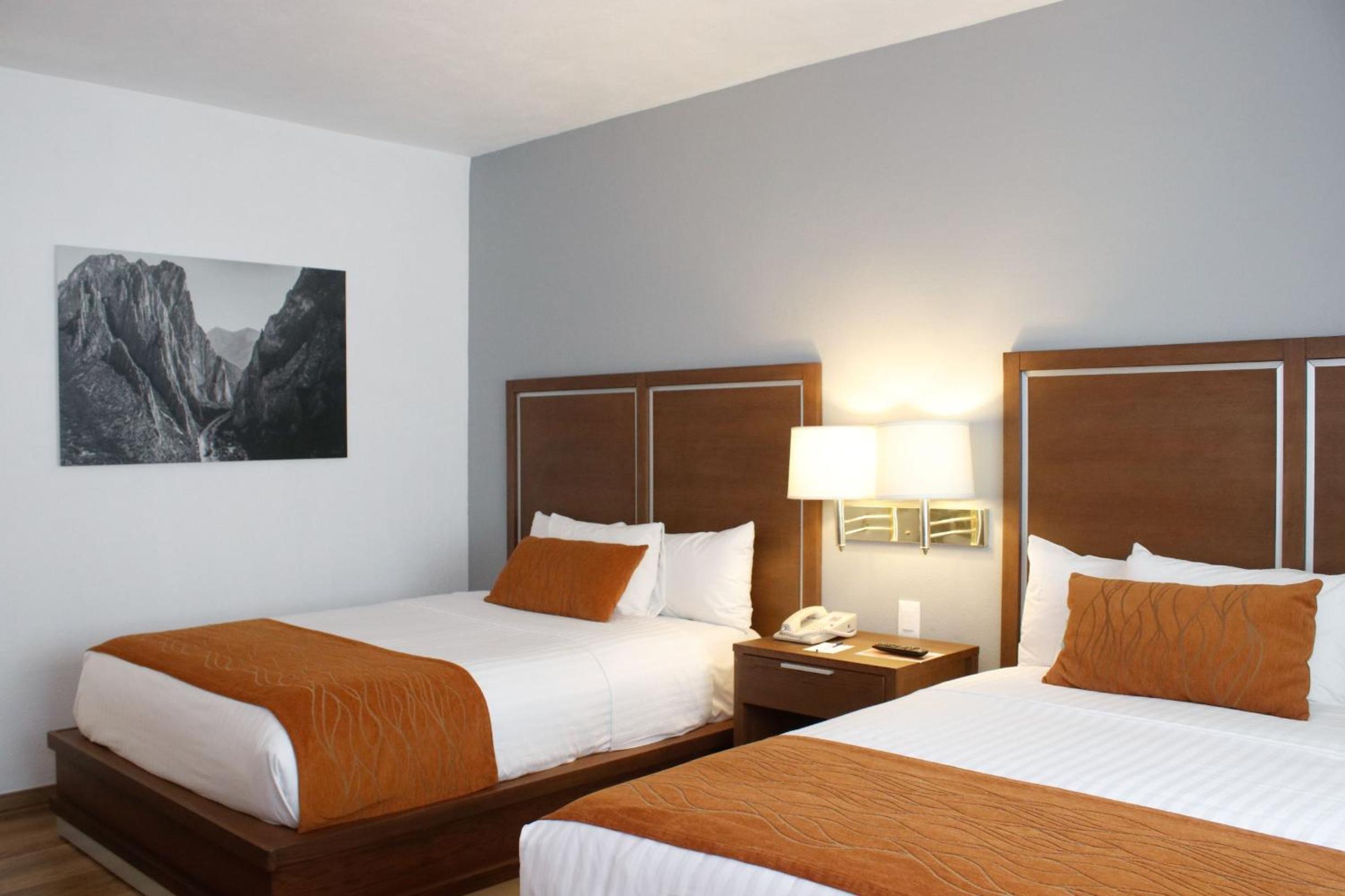 Double Room with Two Double Beds - Non-Smoking - Photo 3