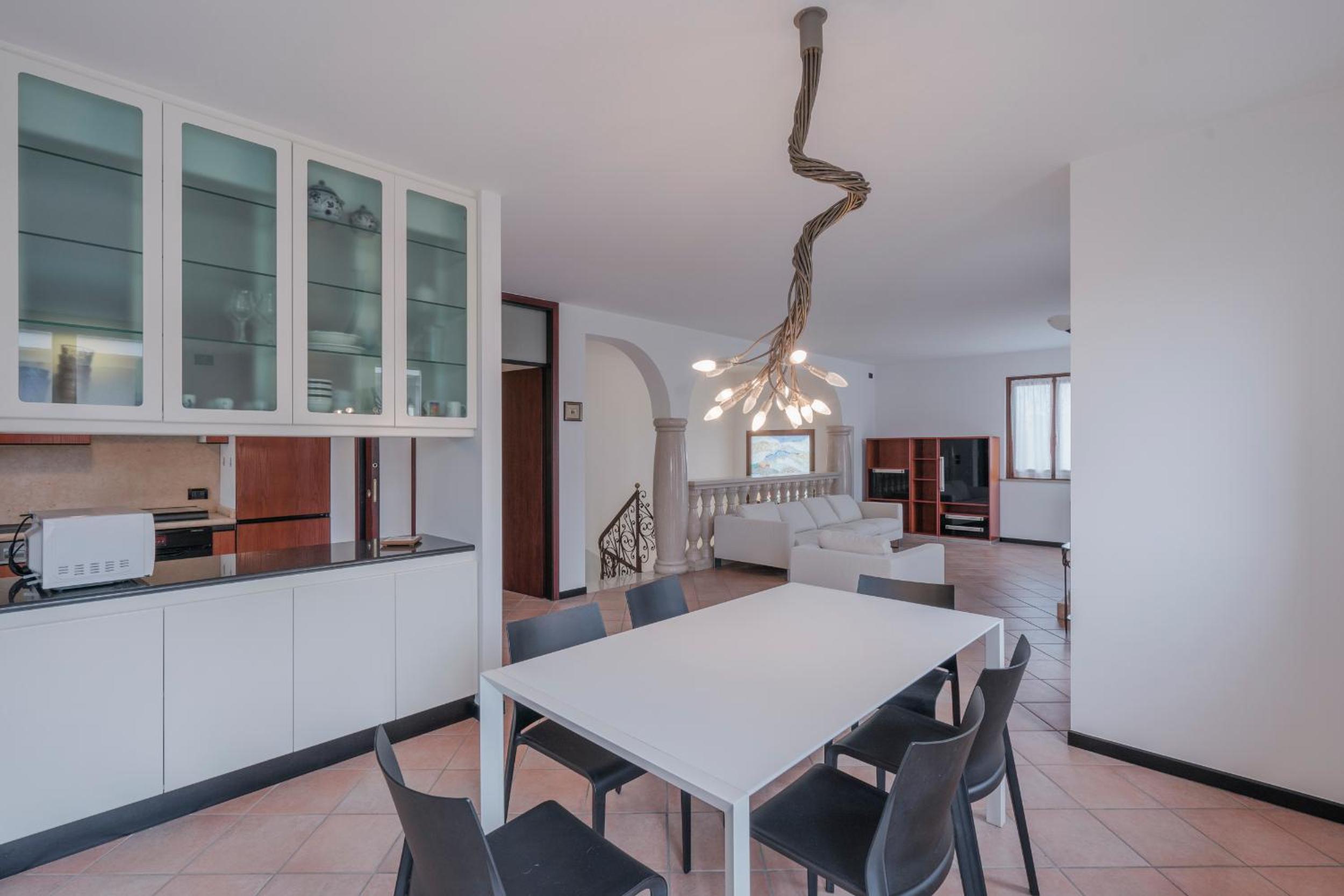Apartment with Lake View