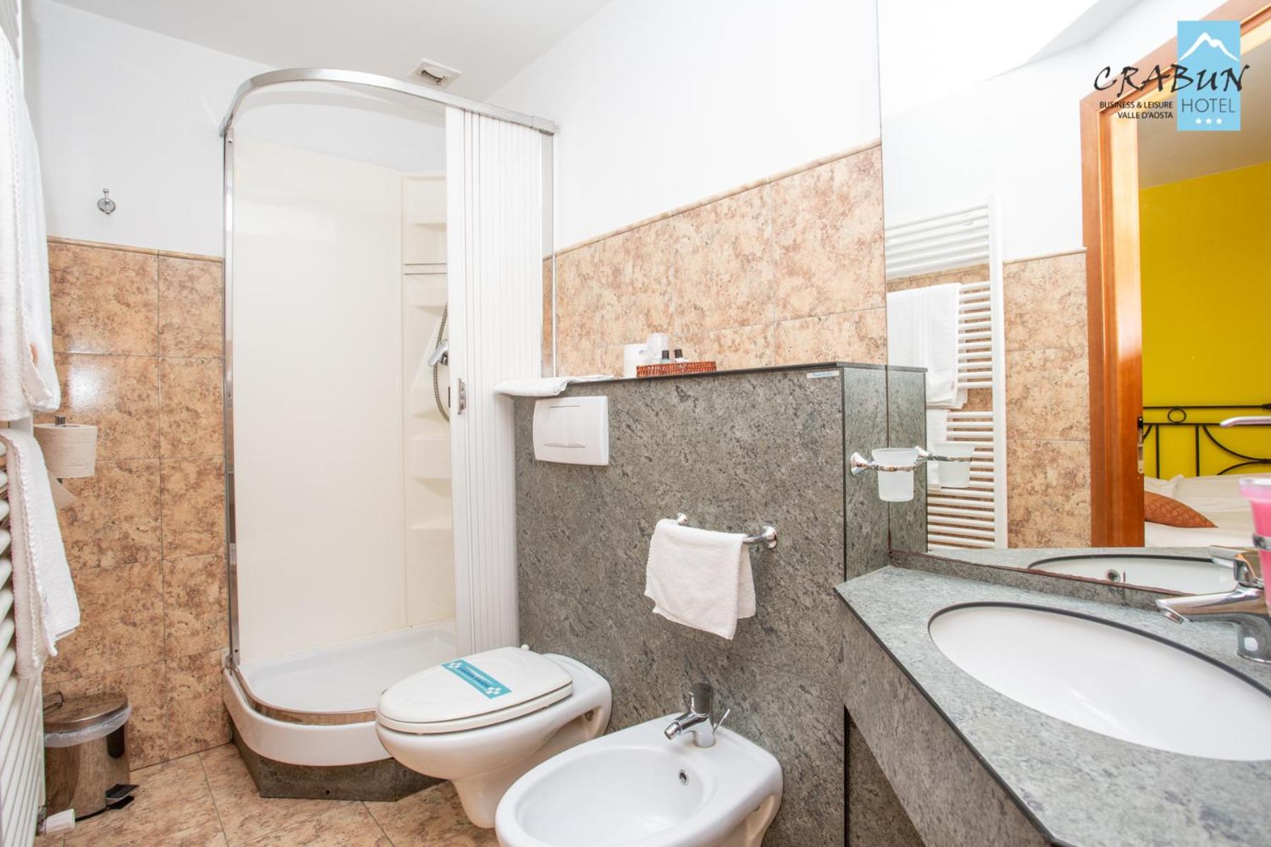 Double Room - Photo 8