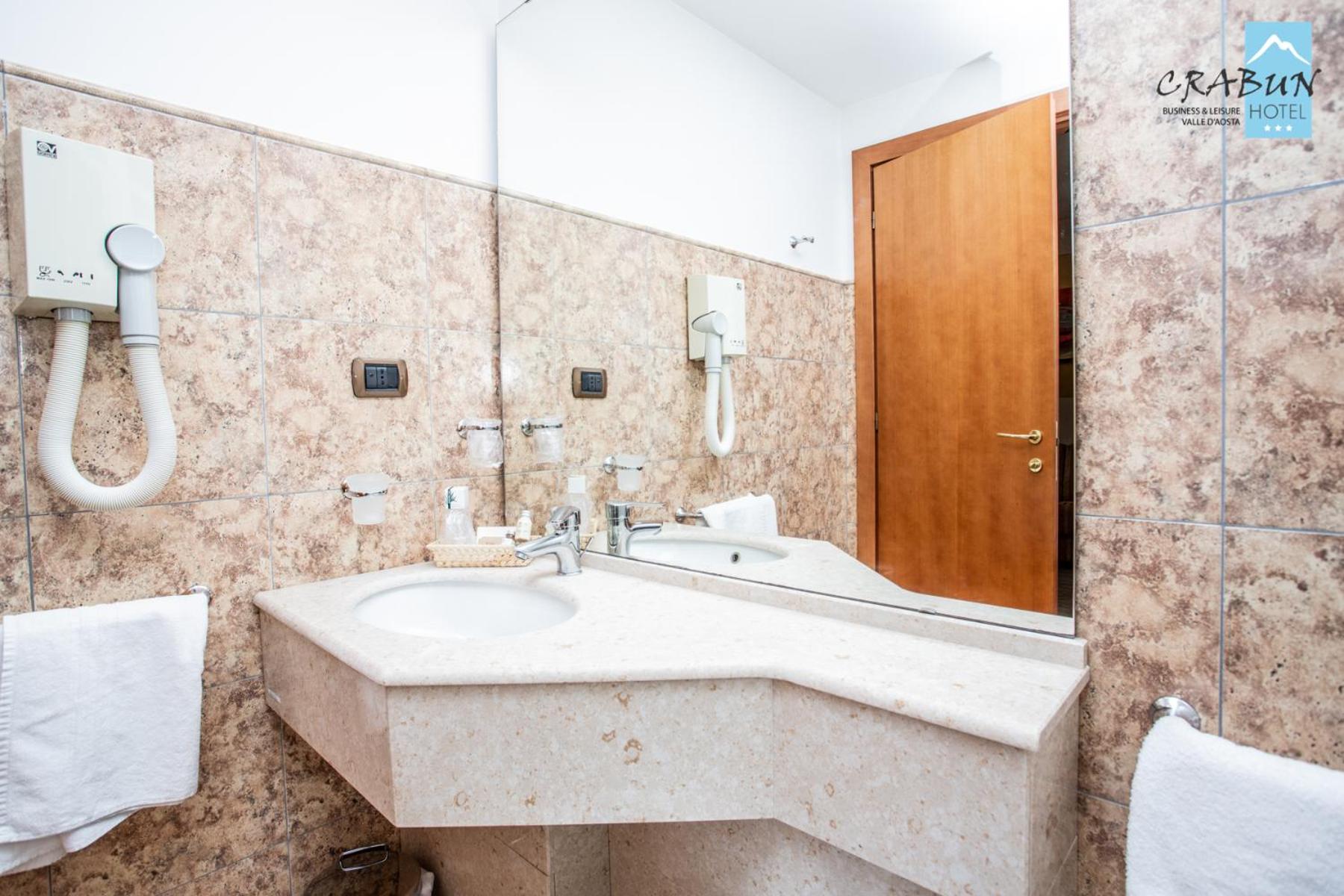 Double Room - Photo 10