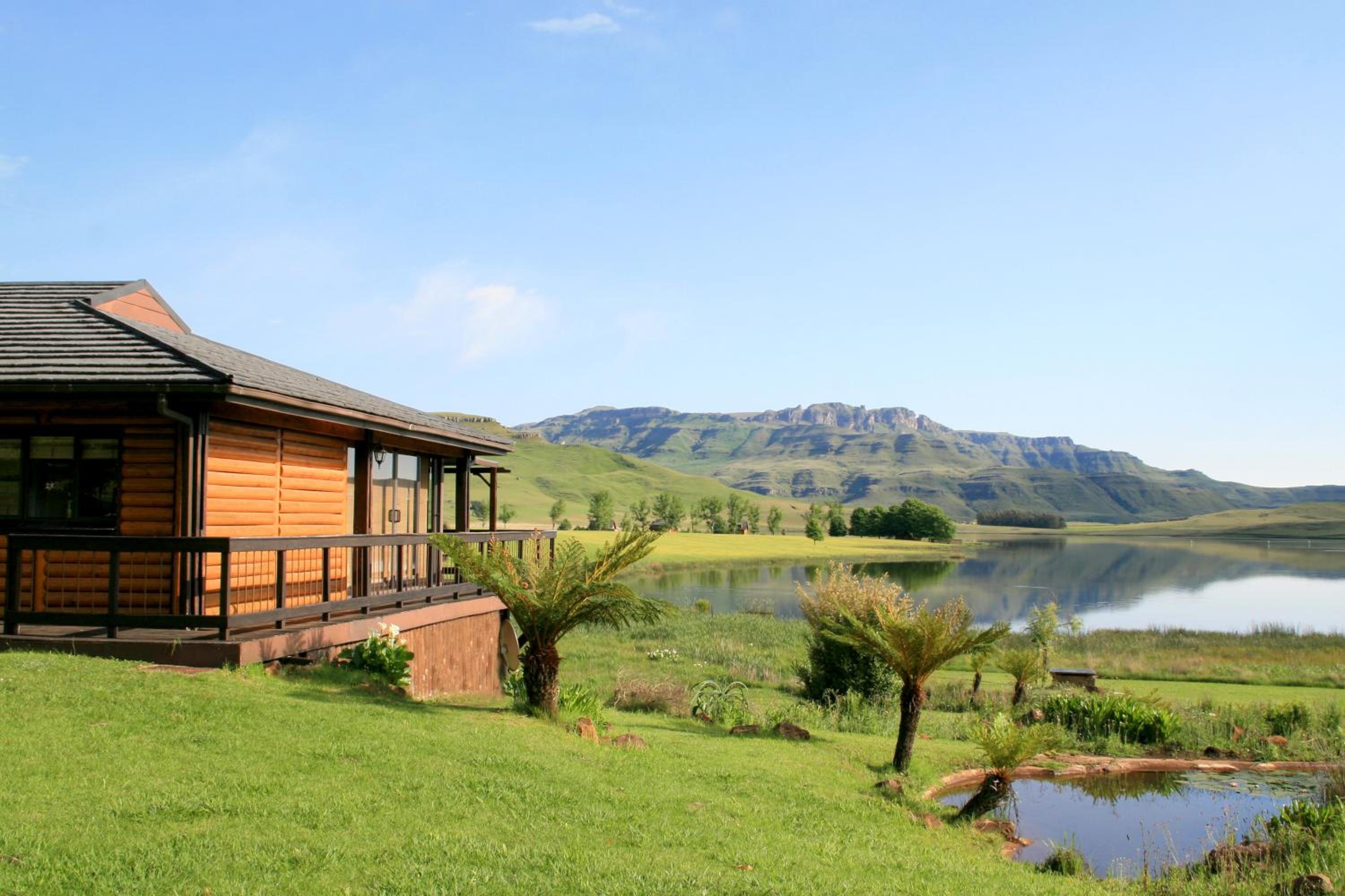 Chalet with Lake View - Bushman Chalet photo 2