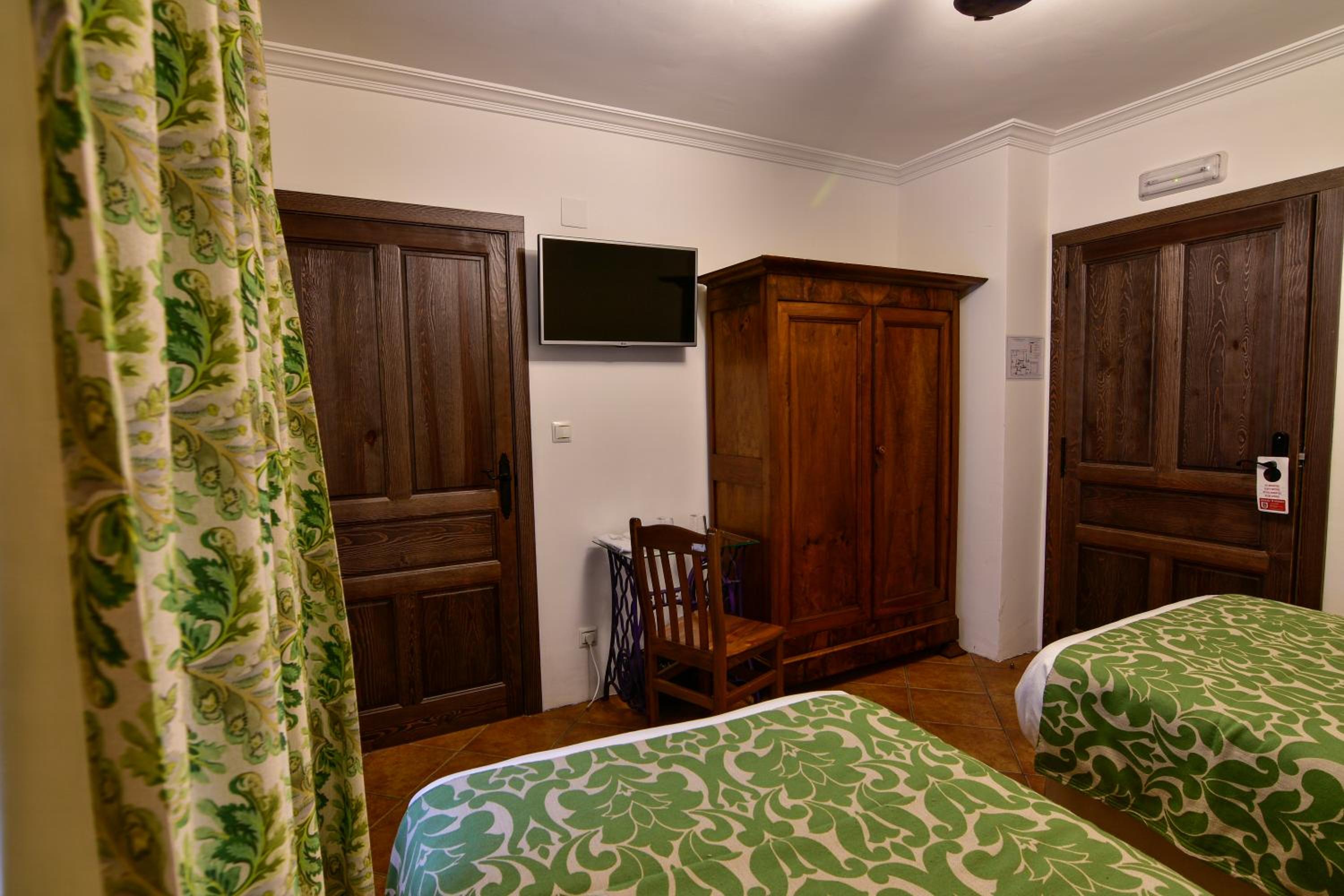 Standard Twin Room photo 2