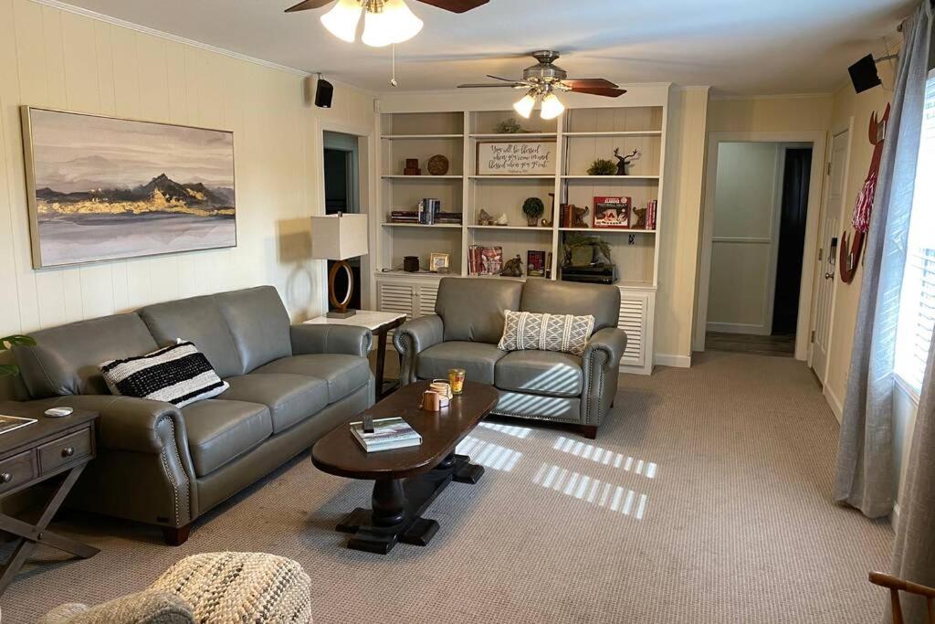 Four-Bedroom House - Photo 1