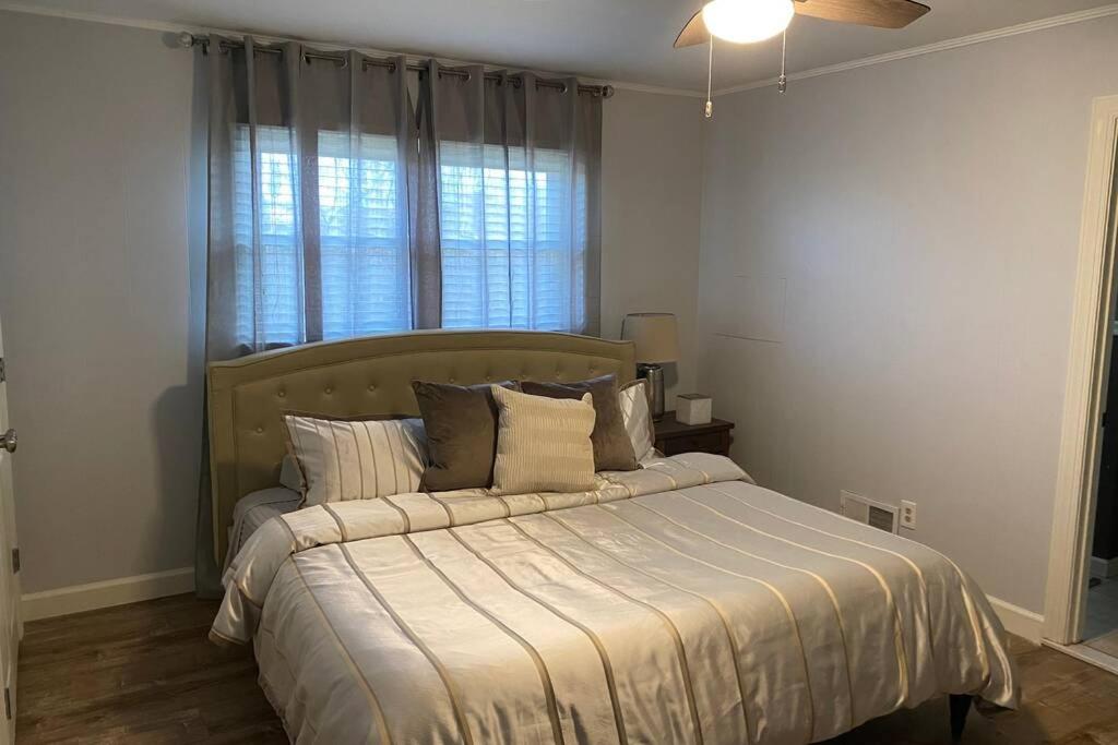 Four-Bedroom House - Photo 9