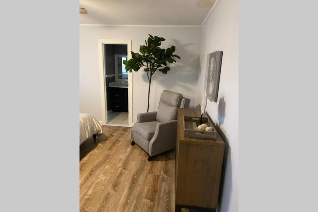 Four-Bedroom House - Photo 11