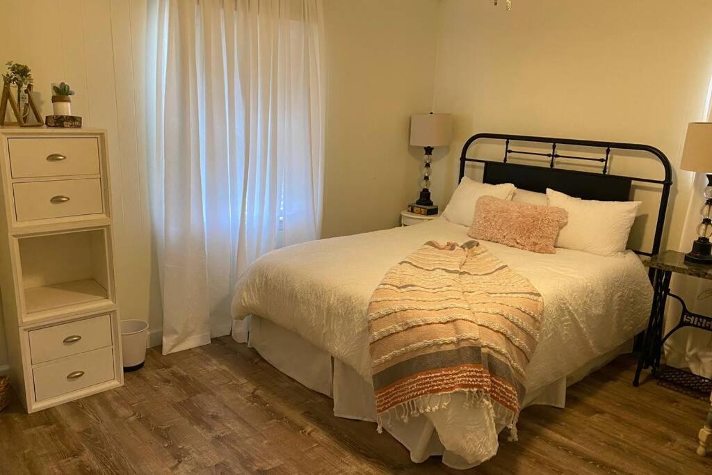 Four-Bedroom House - Photo 4