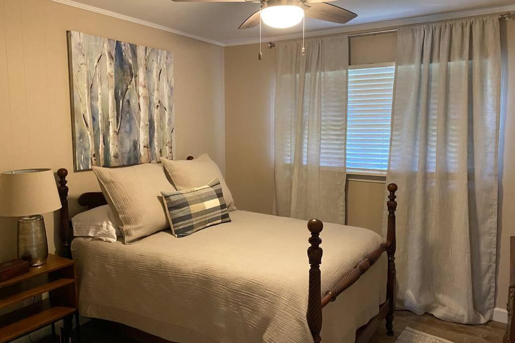 Four-Bedroom House - Photo 5