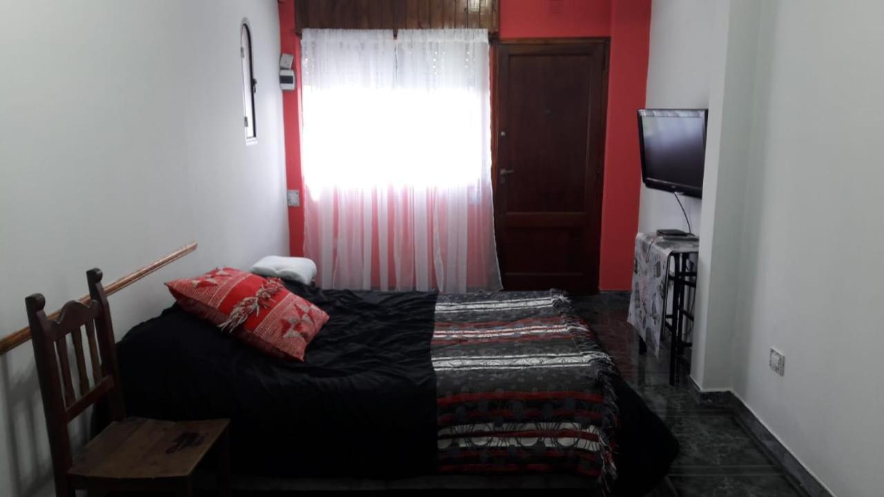 One-Bedroom House photo 1