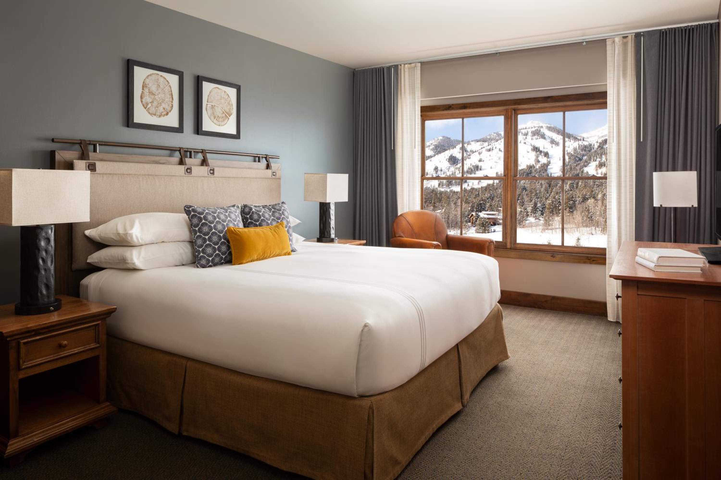 Lodge Room- King Bed - Photo 1
