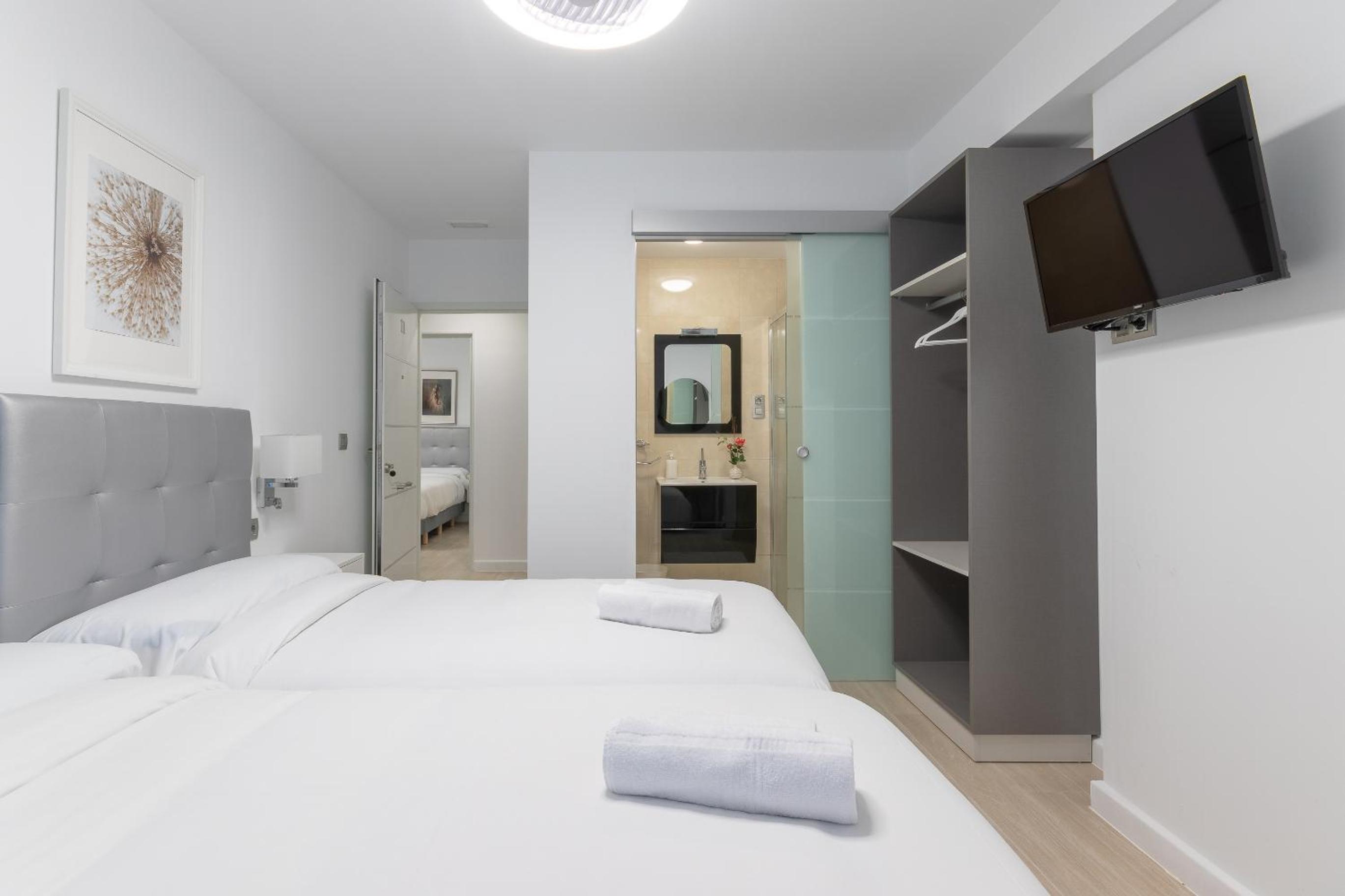 Twin Room - Photo 7