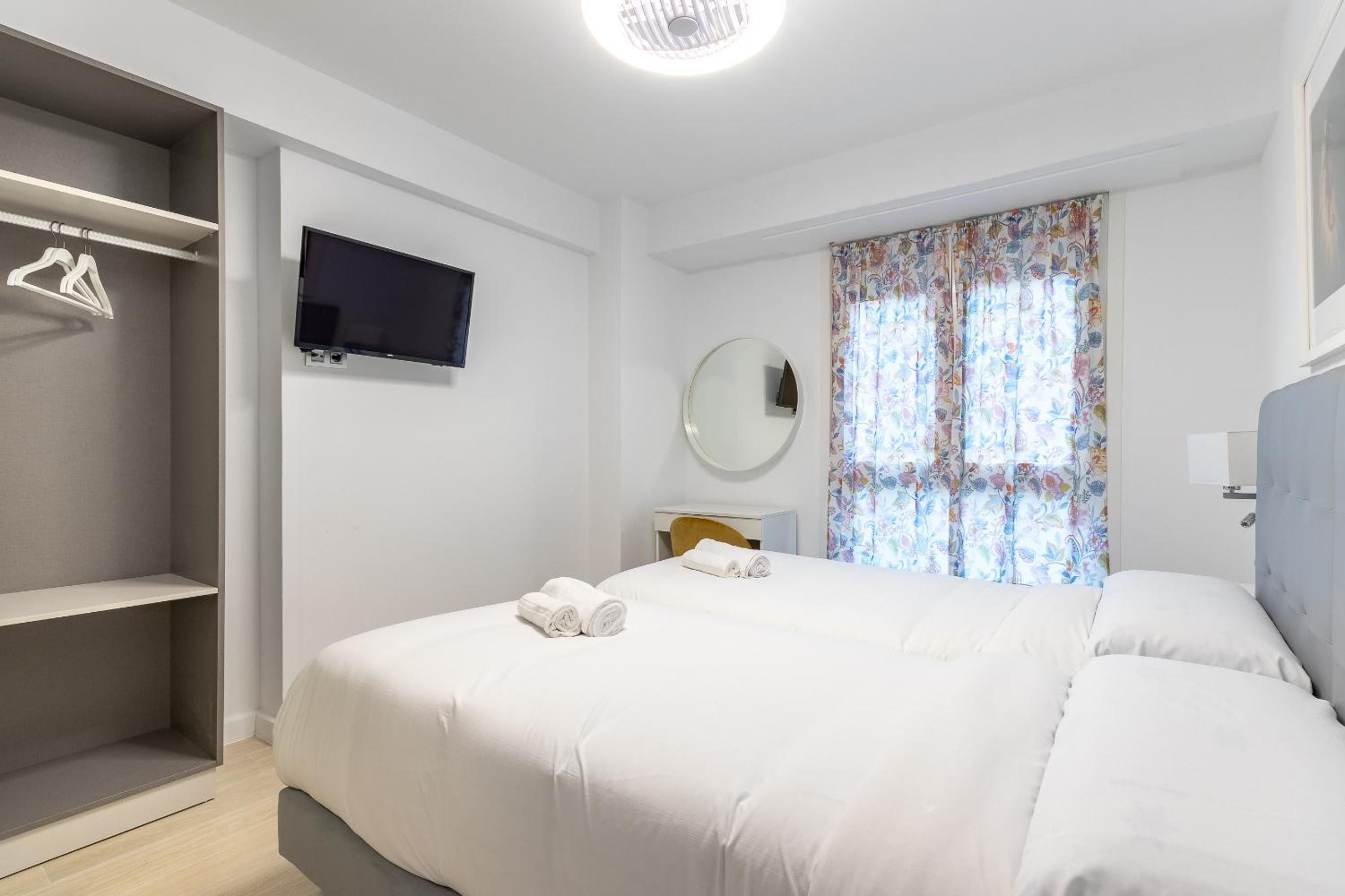 Twin Room - Photo 5