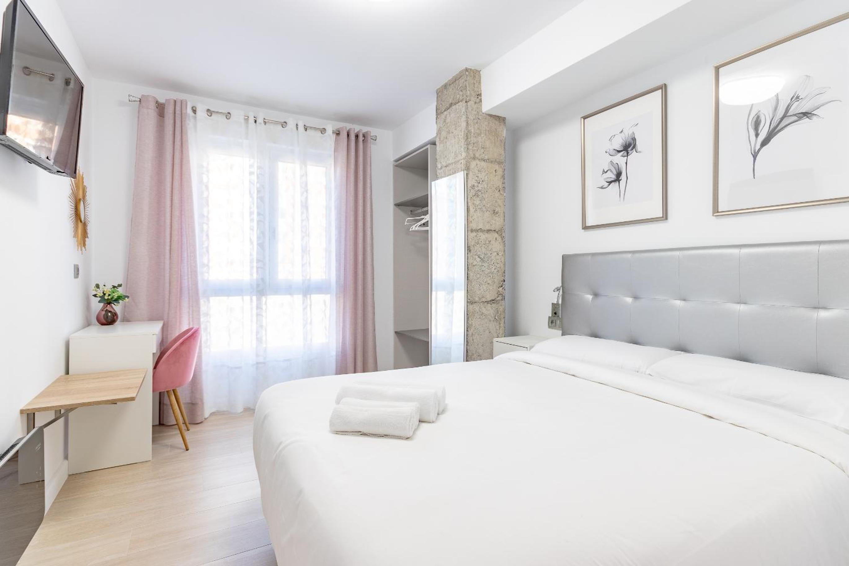 Double Room - Photo 6