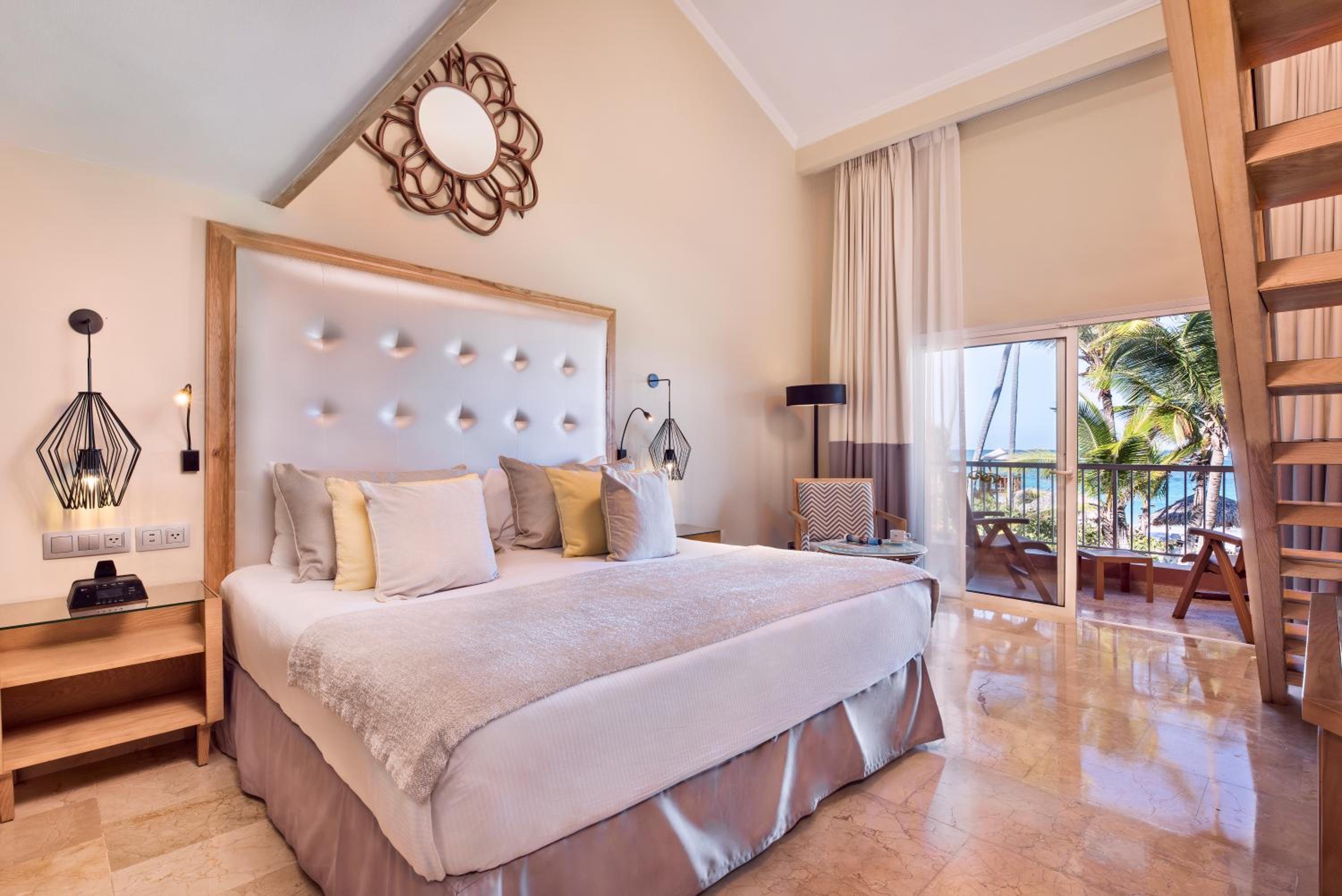 Loft Suite Beachside Panoramic Ocean View 3ad+1chd